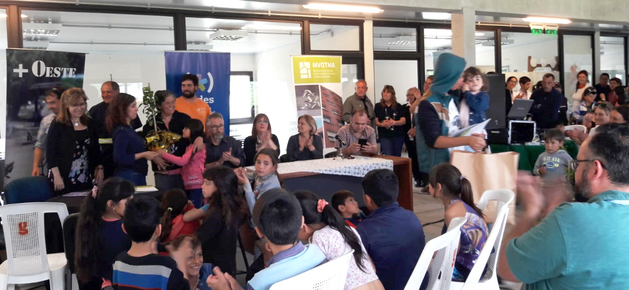 Participantes del Plan Juntos de Tres Ombúes firmaron titularidad de sus viviendas
