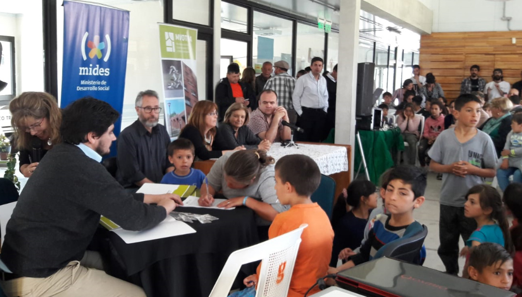 Participantes del Plan Juntos de Tres Ombúes firmaron titularidad de sus viviendas