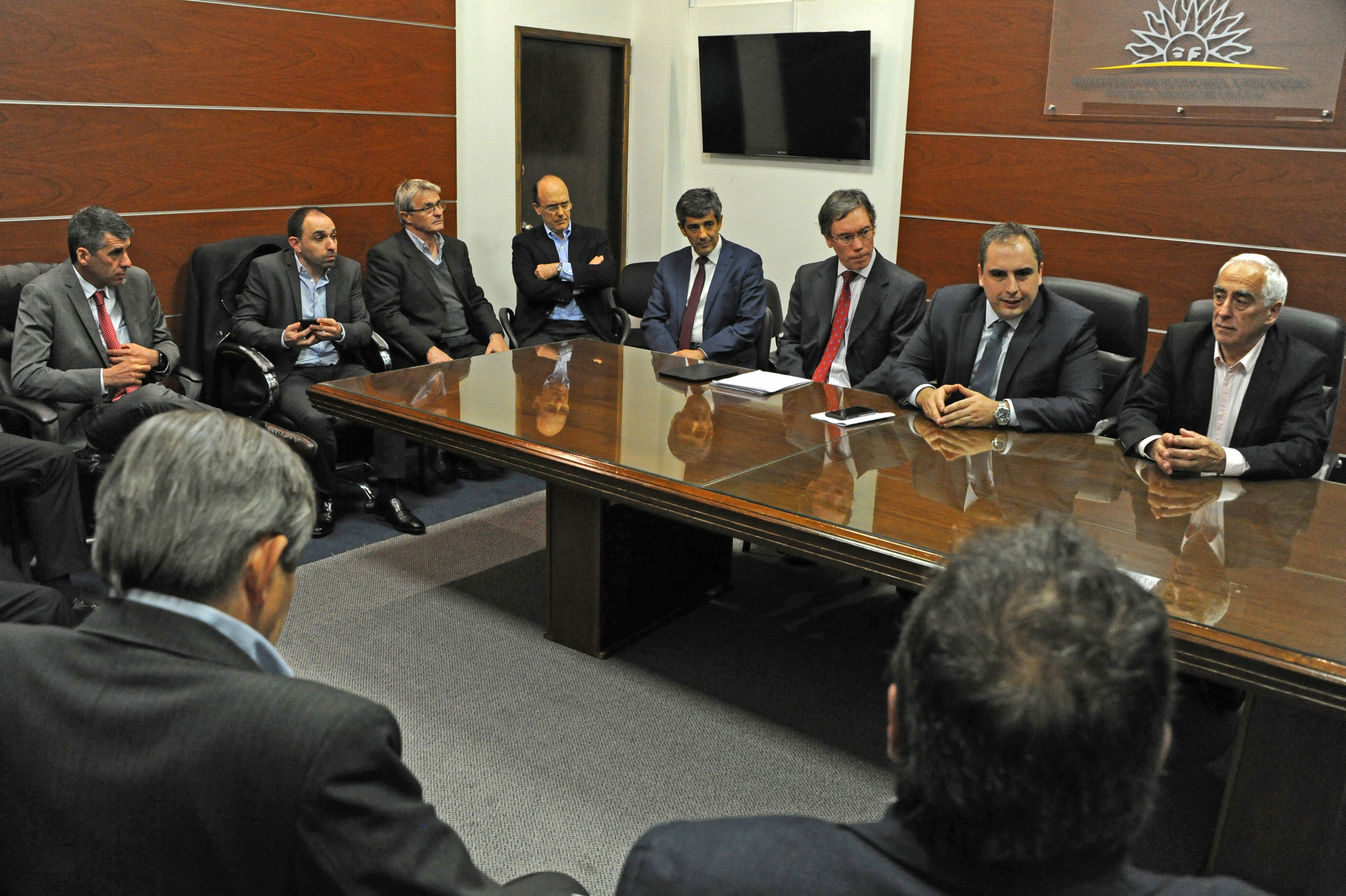 Autoridades al inicio de la conferencia de prensa