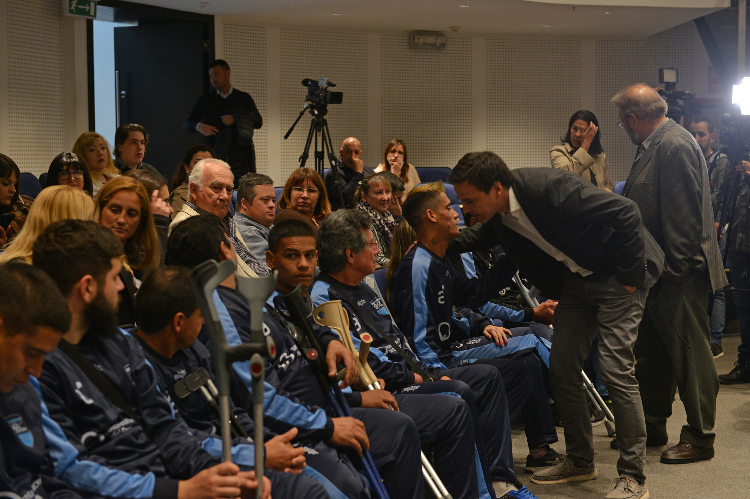 Entrega del Pabellón Nacional a selección de fútbol de amputados que representará a Uruguay en la Copa del Mundo, en Guadalajara, México