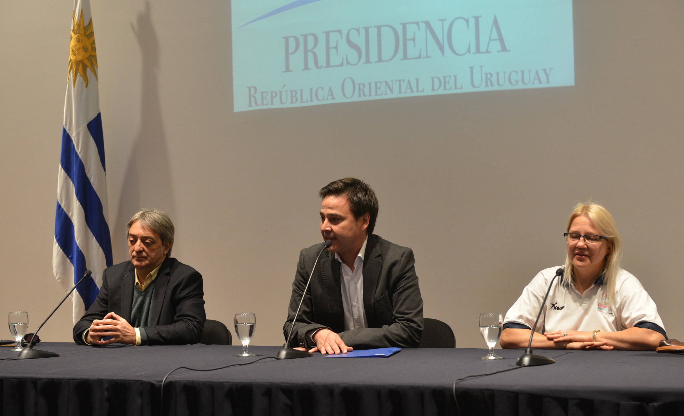 Entrega del Pabellón Nacional a selección de fútbol de amputados que representará a Uruguay en la Copa del Mundo, en Guadalajara, México