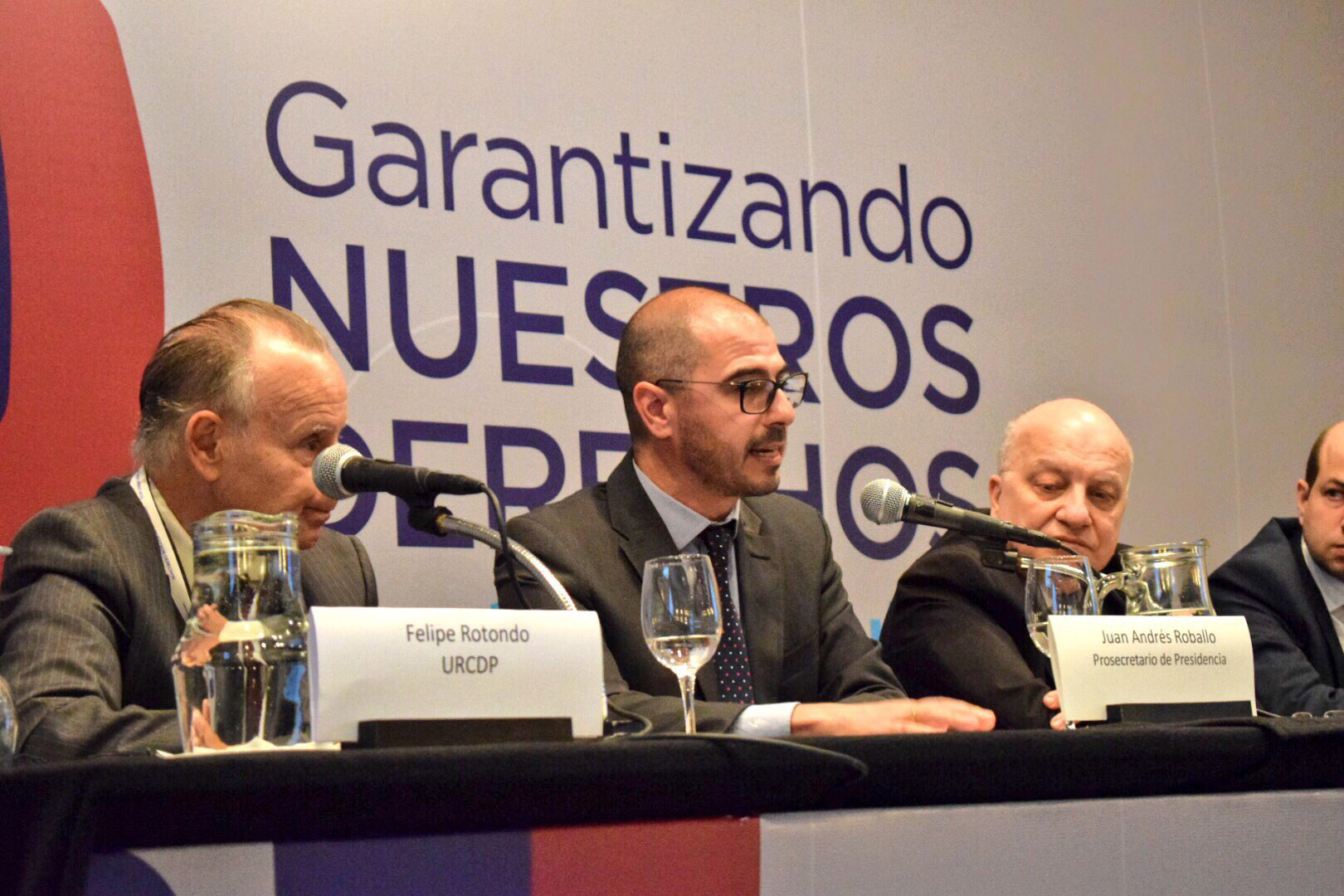 Roballo encabeza conmemoración de los diez años de promulgación de leyes de Protección de Datos Personales y de Acceso a la Información Pública