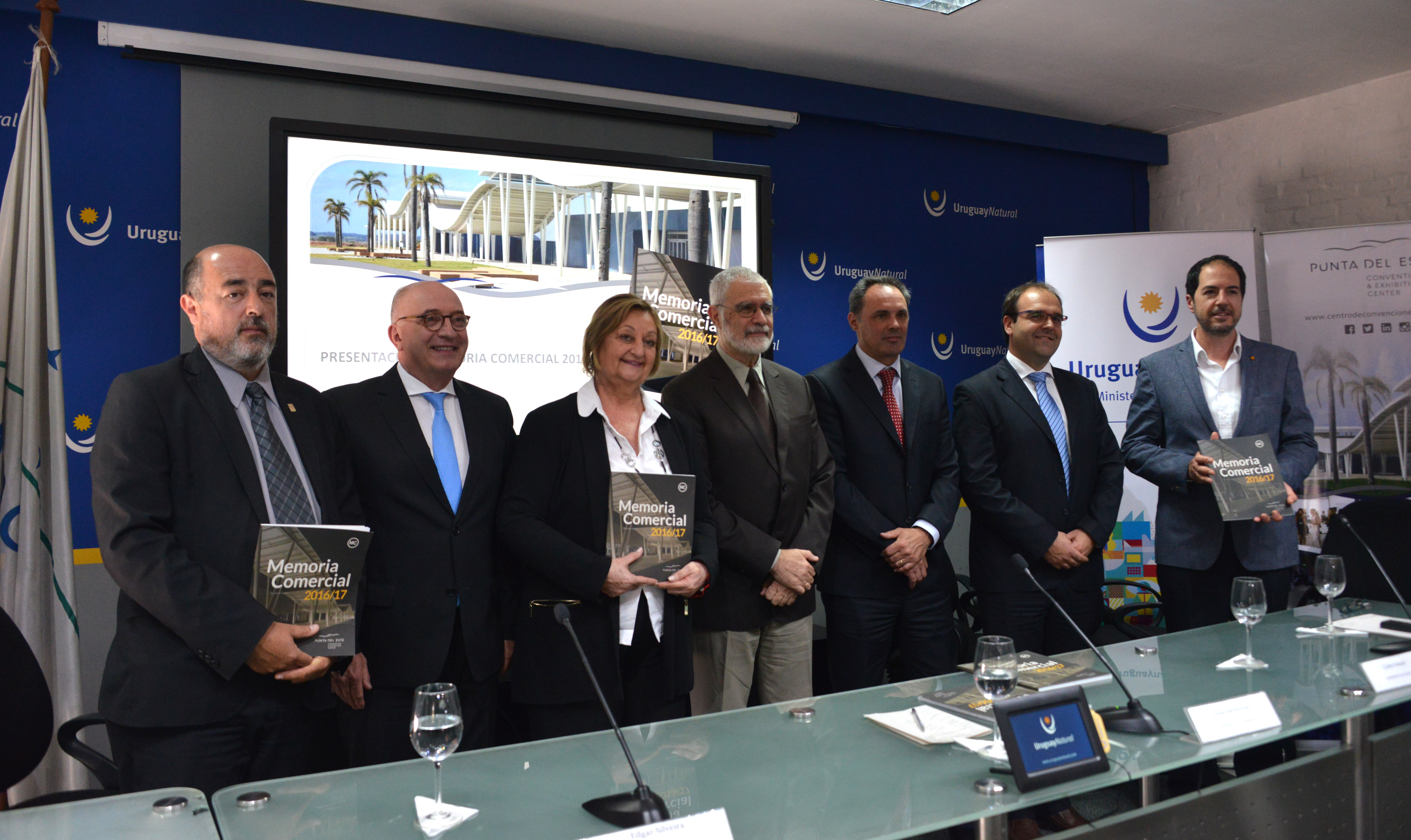 Ministra de Tursimo, Lilian Kechichian, encabeza el lanzamiento de la primera Memoria Comercial del Punta del Este