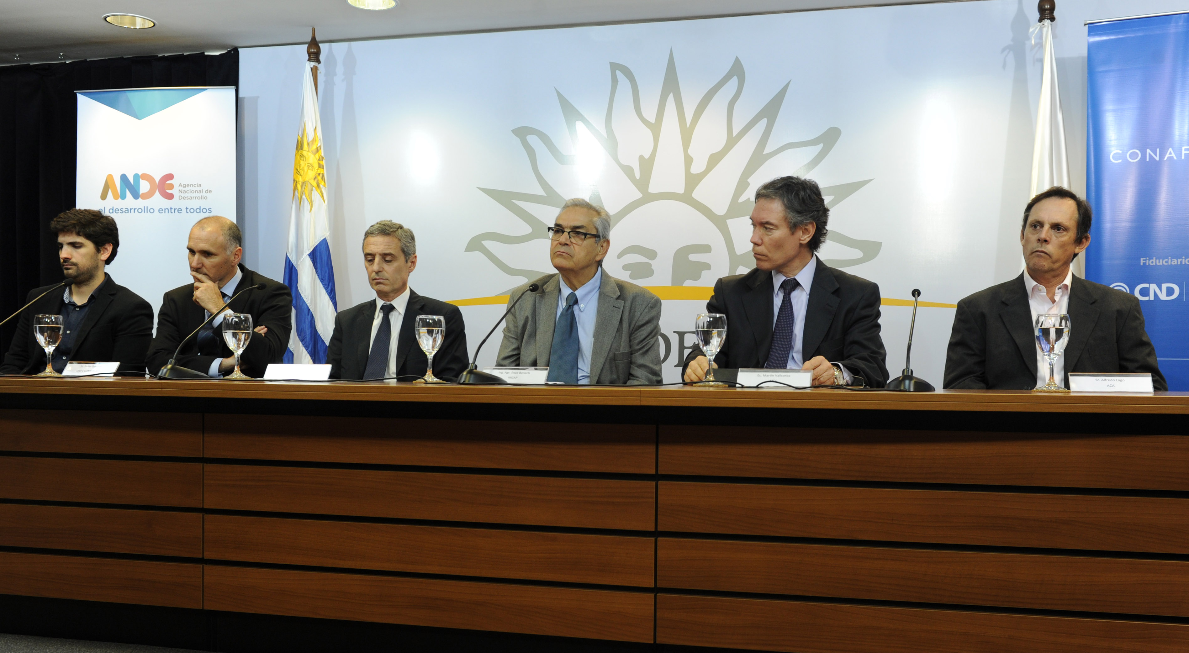 Enzo Benech y Martin Dibarboure encabezan el lanzamiento de la línea de garantía para arroceros de ANDE