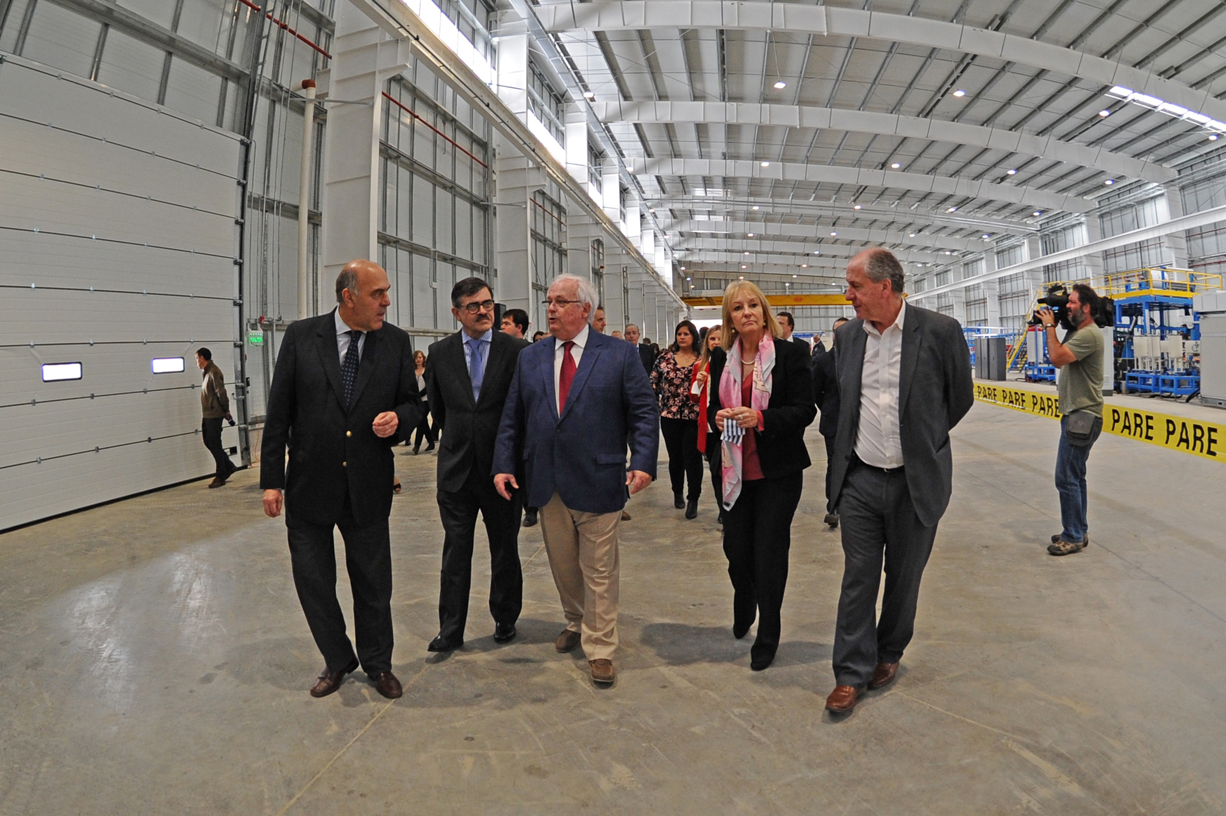 Ministros Carolina Cosse y Ernesto Murro participaron de inauguración de nueva planta industrial