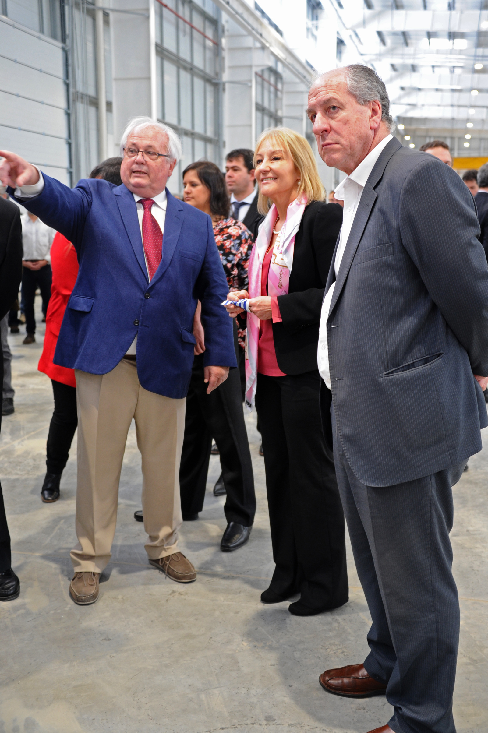 Ministros Carolina Cosse y Ernesto Murro participaron de inauguración de nueva planta industrial