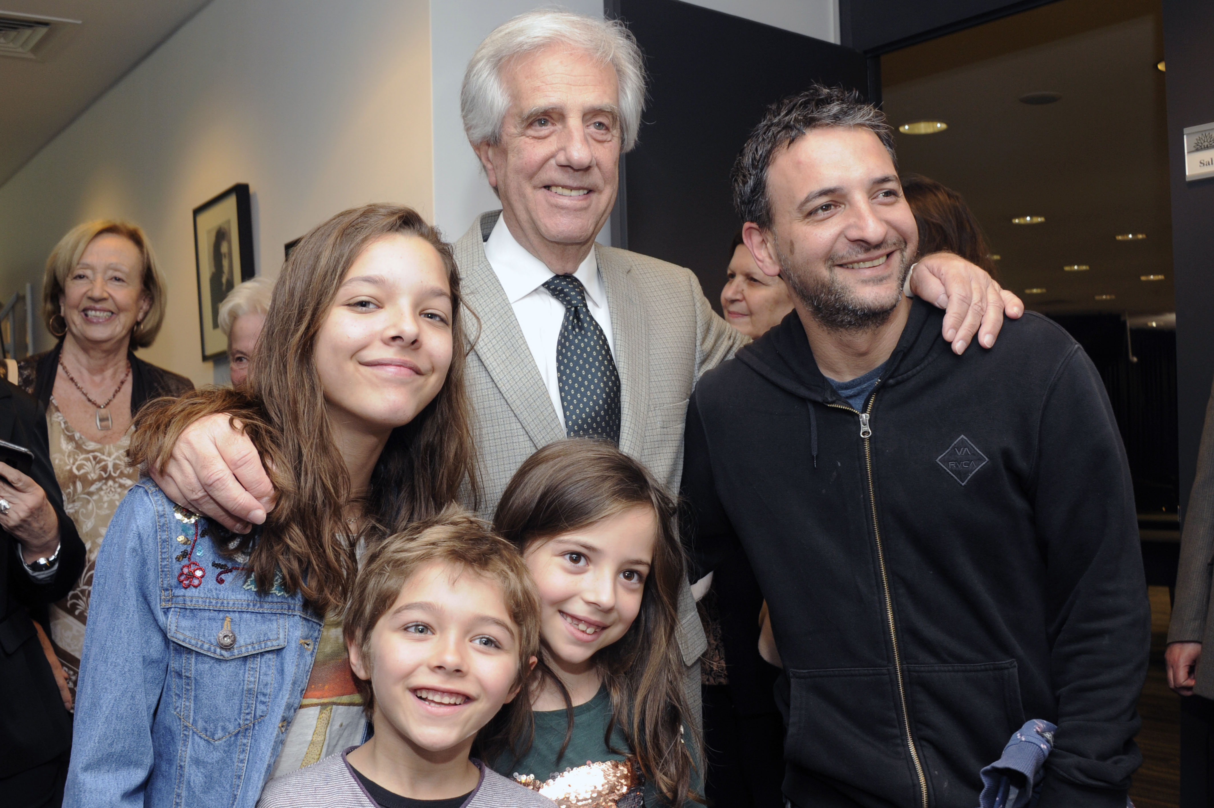 Vázquez en homenaje a Horacio Buscaglia y Raúl Legnani