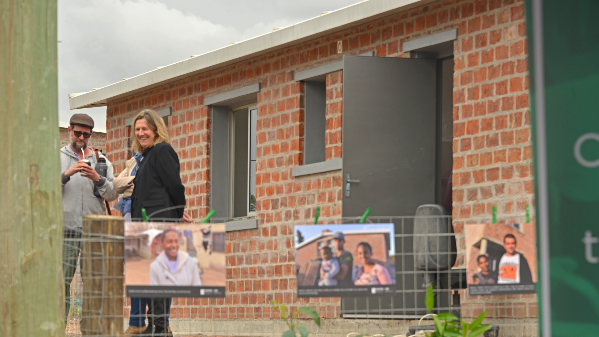 Inauguración de viviendas cuyos beneficiarios son familias que habitaban en el ex asentamiento Lavalleja