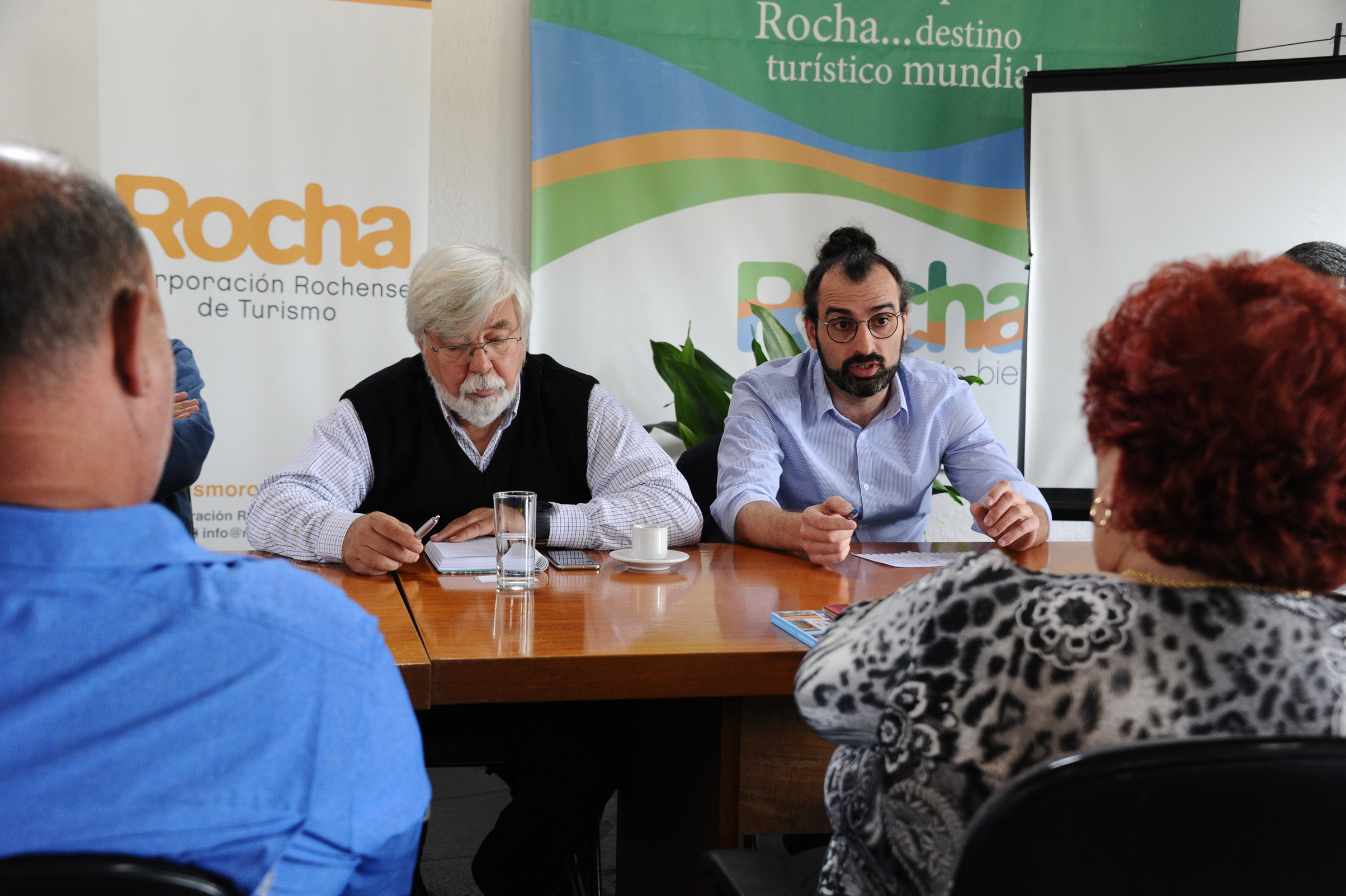 Ministro del Interior, Eduardo Bonomi, y otras autoridades de la cartera durante reuniones de trabajo mantenidas en Rocha