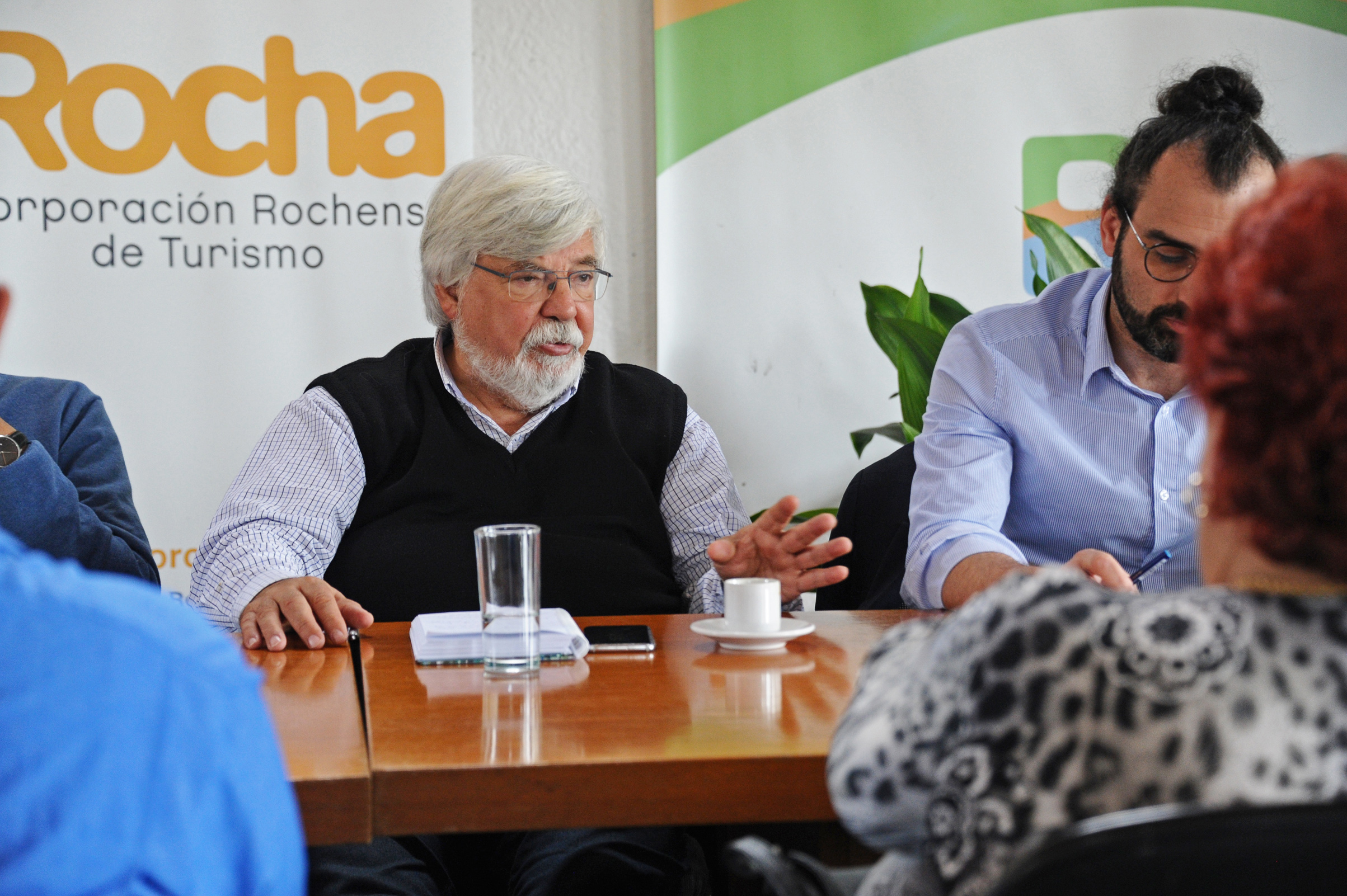 Ministro del Interior, Eduardo Bonomi, y otras autoridades de la cartera durante reuniones de trabajo mantenidas en Rocha