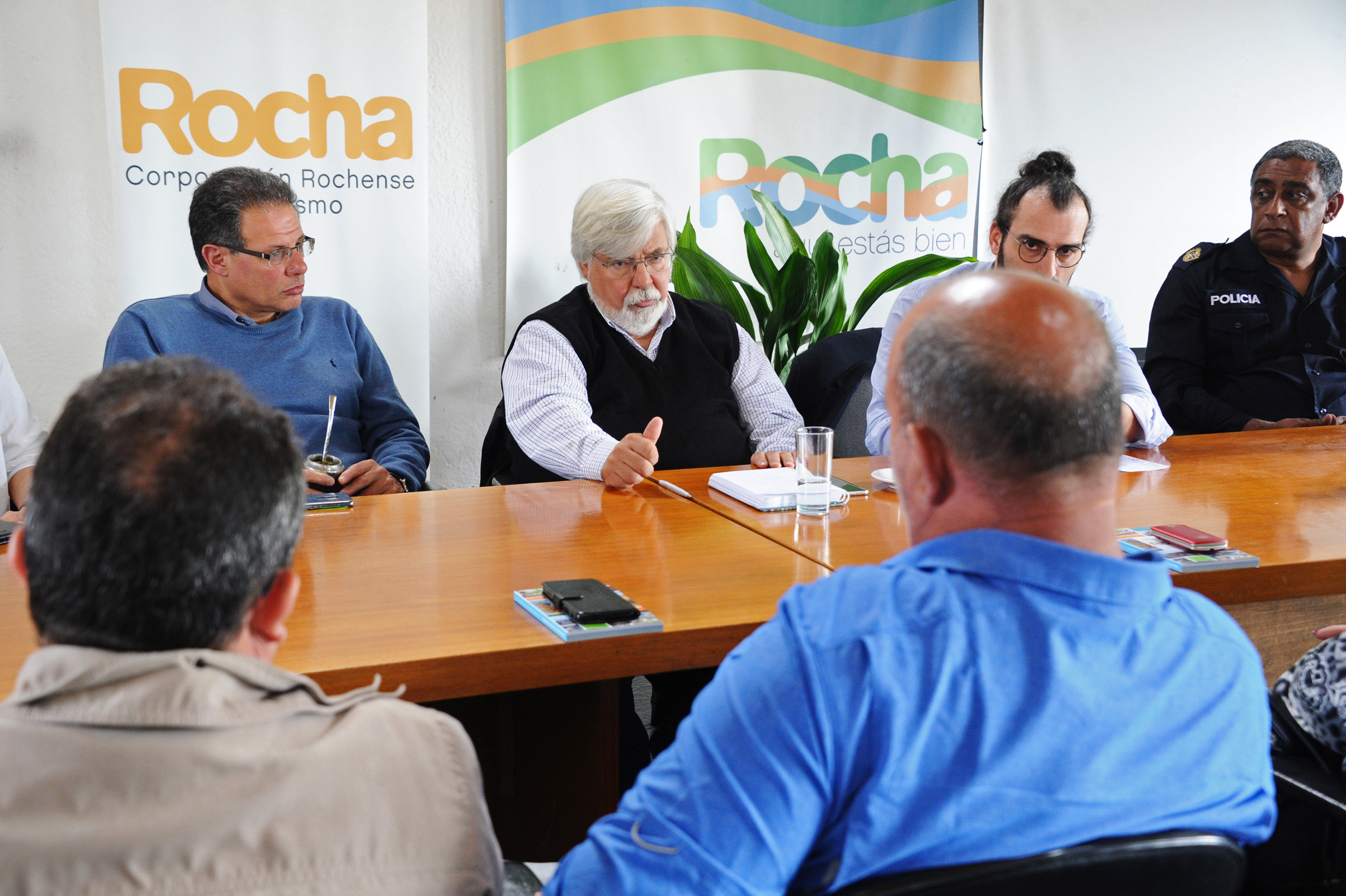 Ministro del Interior, Eduardo Bonomi, y otras autoridades de la cartera durante reuniones de trabajo mantenidas en Rocha