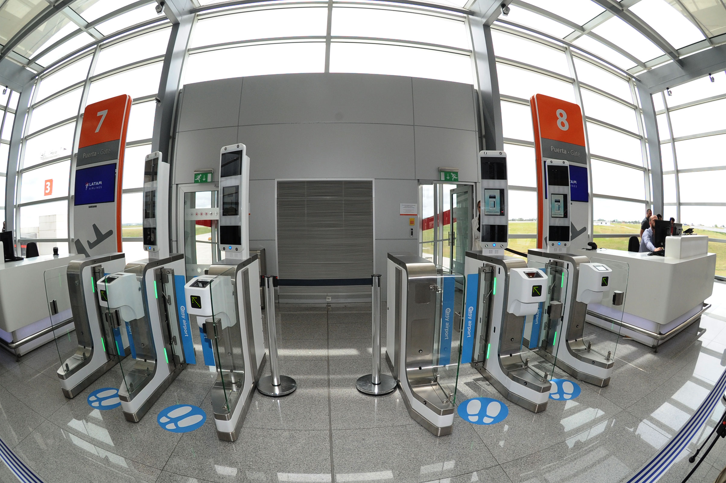 Inauguración de nuevo sistema de reconocimiento facial del aeropuerto internacional de Carrasco