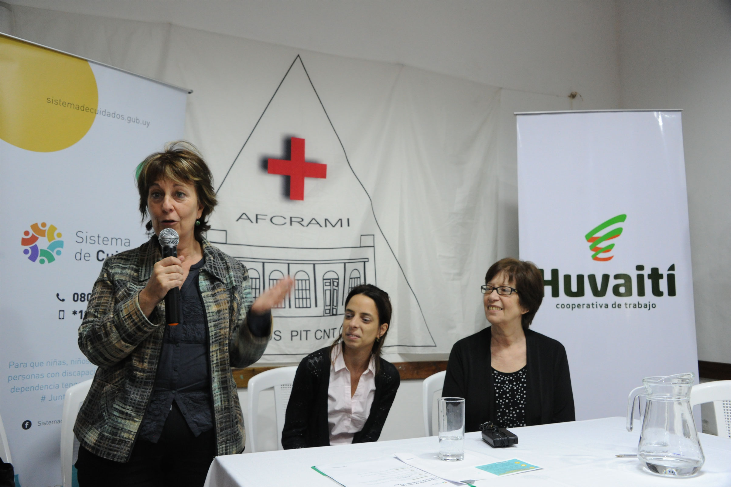 Acto de inauguración de centro en Las Piedras al que concurren 60 niños