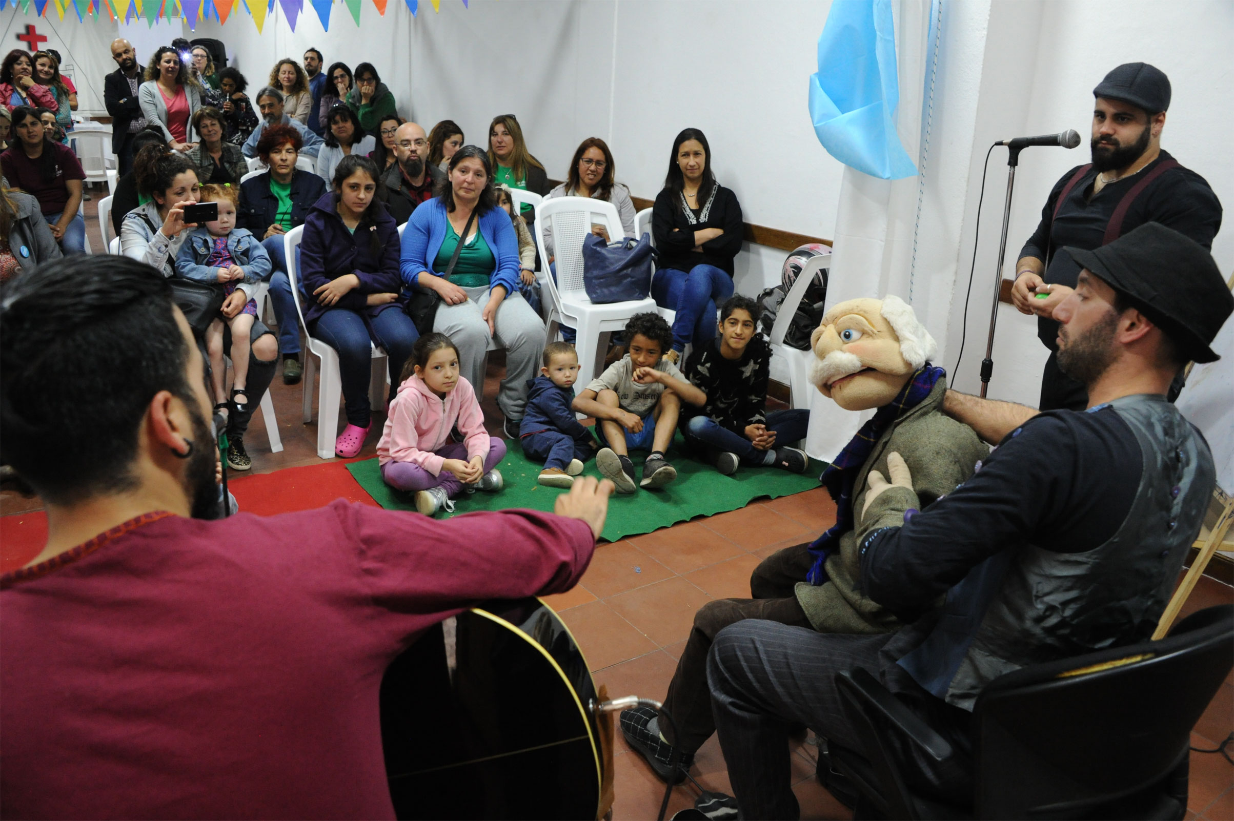 Acto de inauguración de centro en Las Piedras al que concurren 60 niños