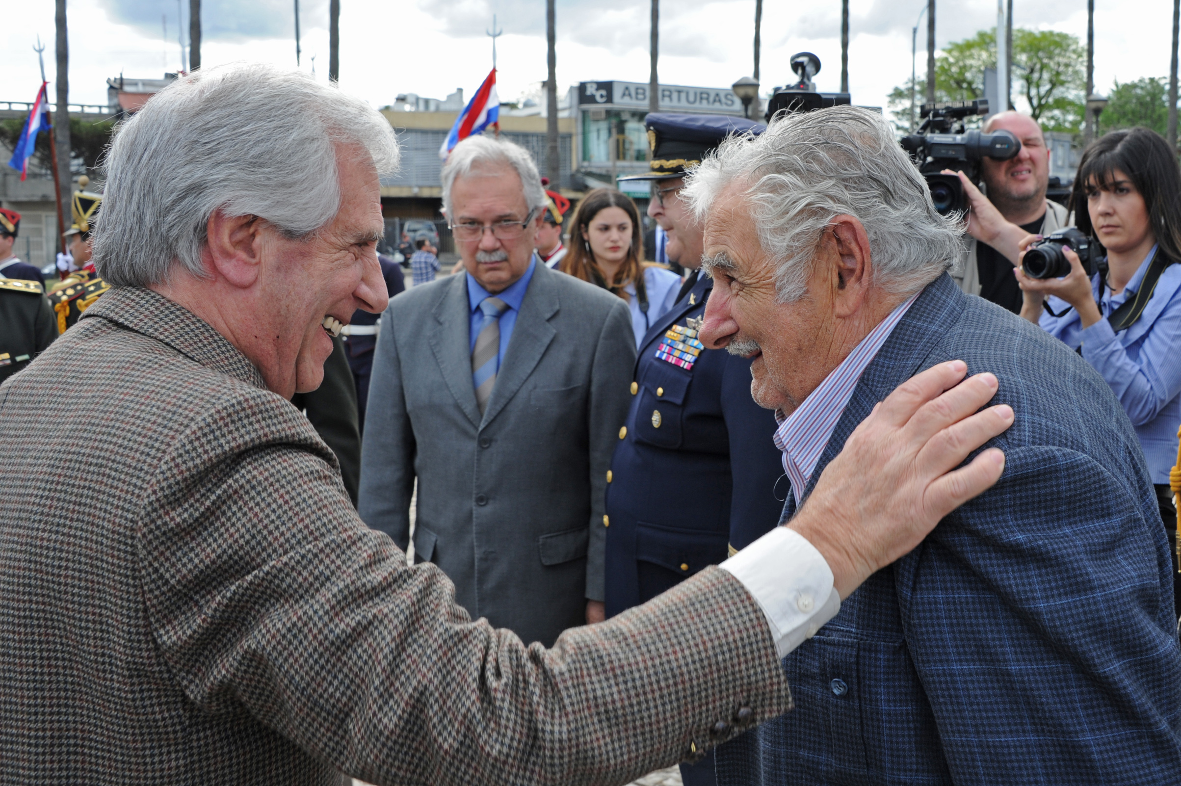 Presidente Tabaré Vázquez saluda a expresidente José Mujica