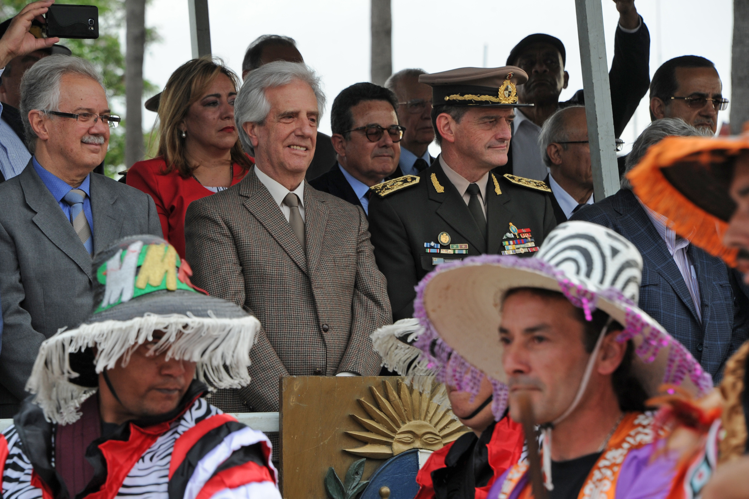 Presidente Tabaré Vázquez junto a autoridades durante el homenaje