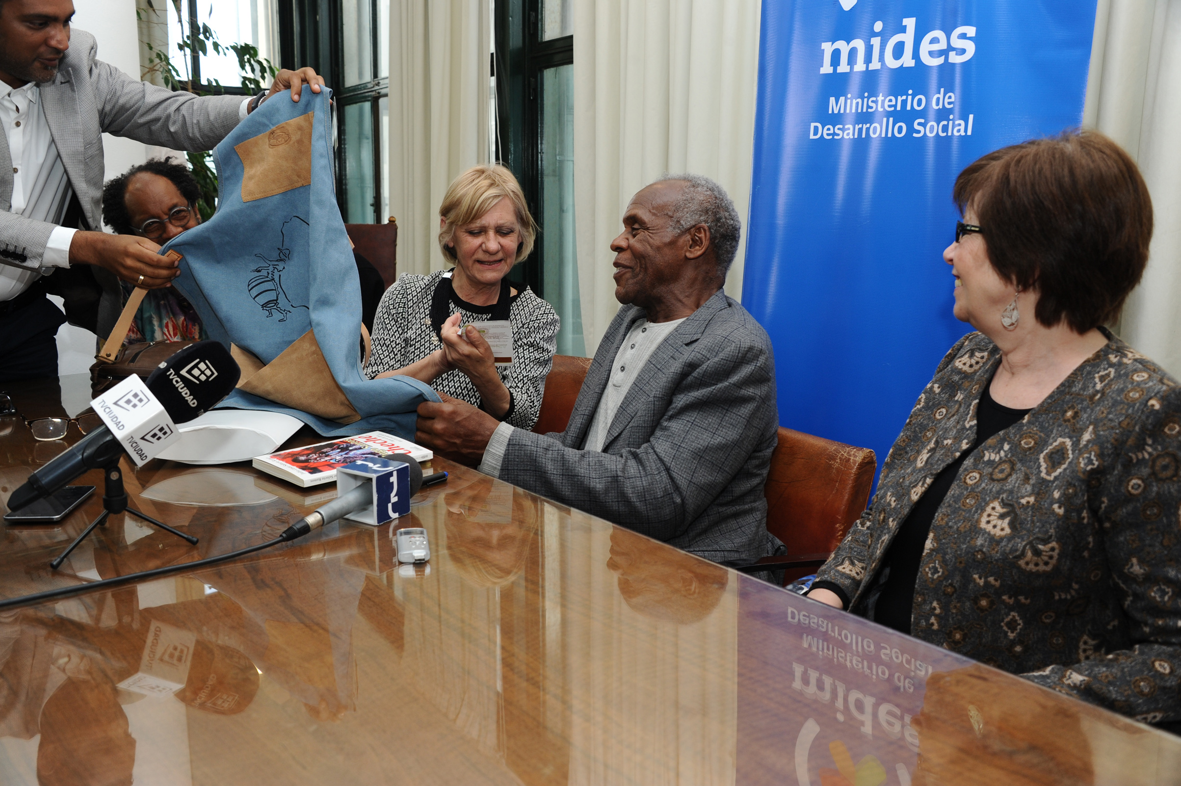 Ministra Marina Arismendi se reunió con el actor y embajador de Buena Voluntad de la Organización de las Naciones Unidas (ONU) Danny Glover