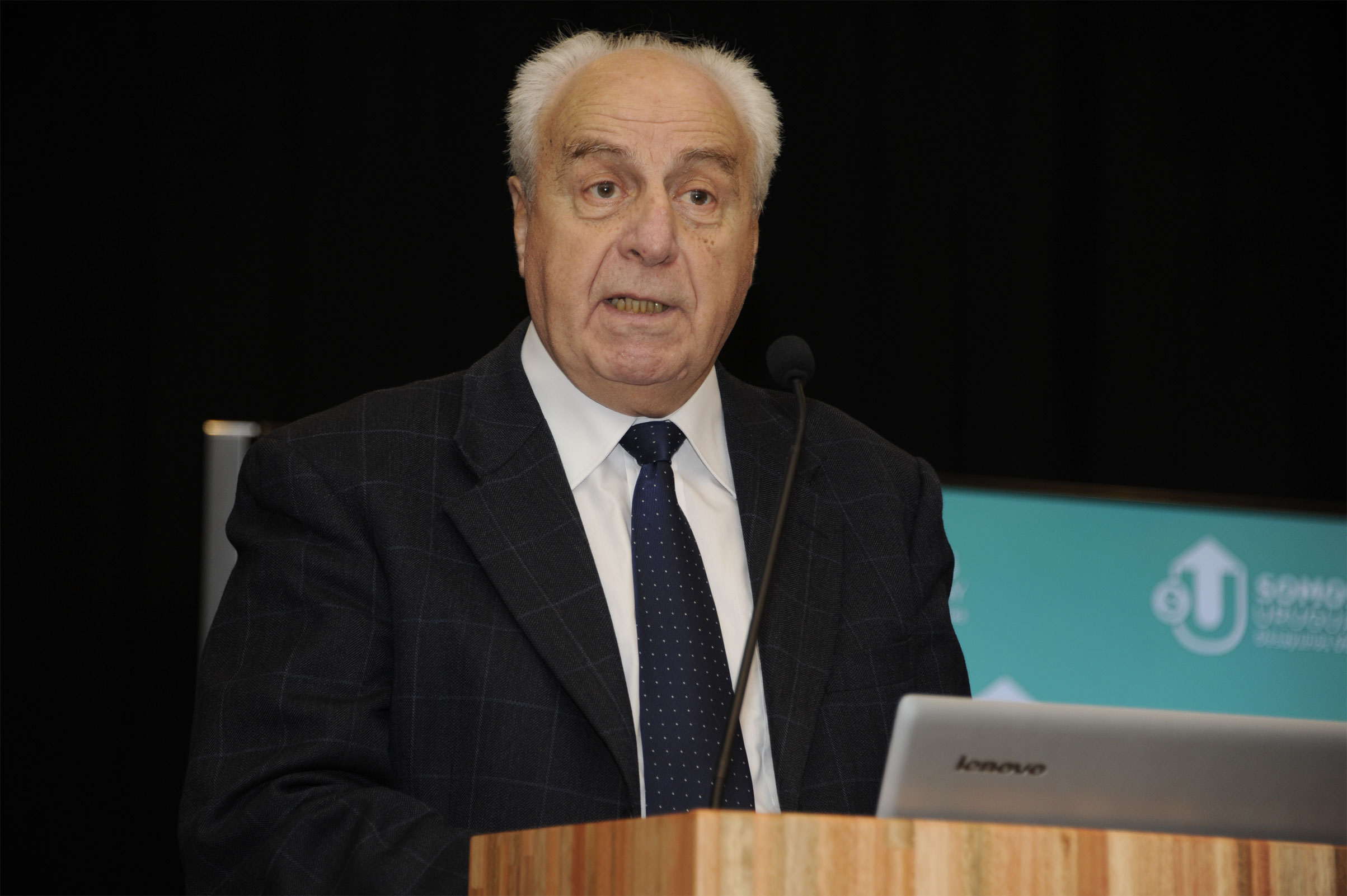 Ministro de Transporte y Obras Públicas, Víctor Rossi, disertó en actividad organizada por “Somos Uruguay”