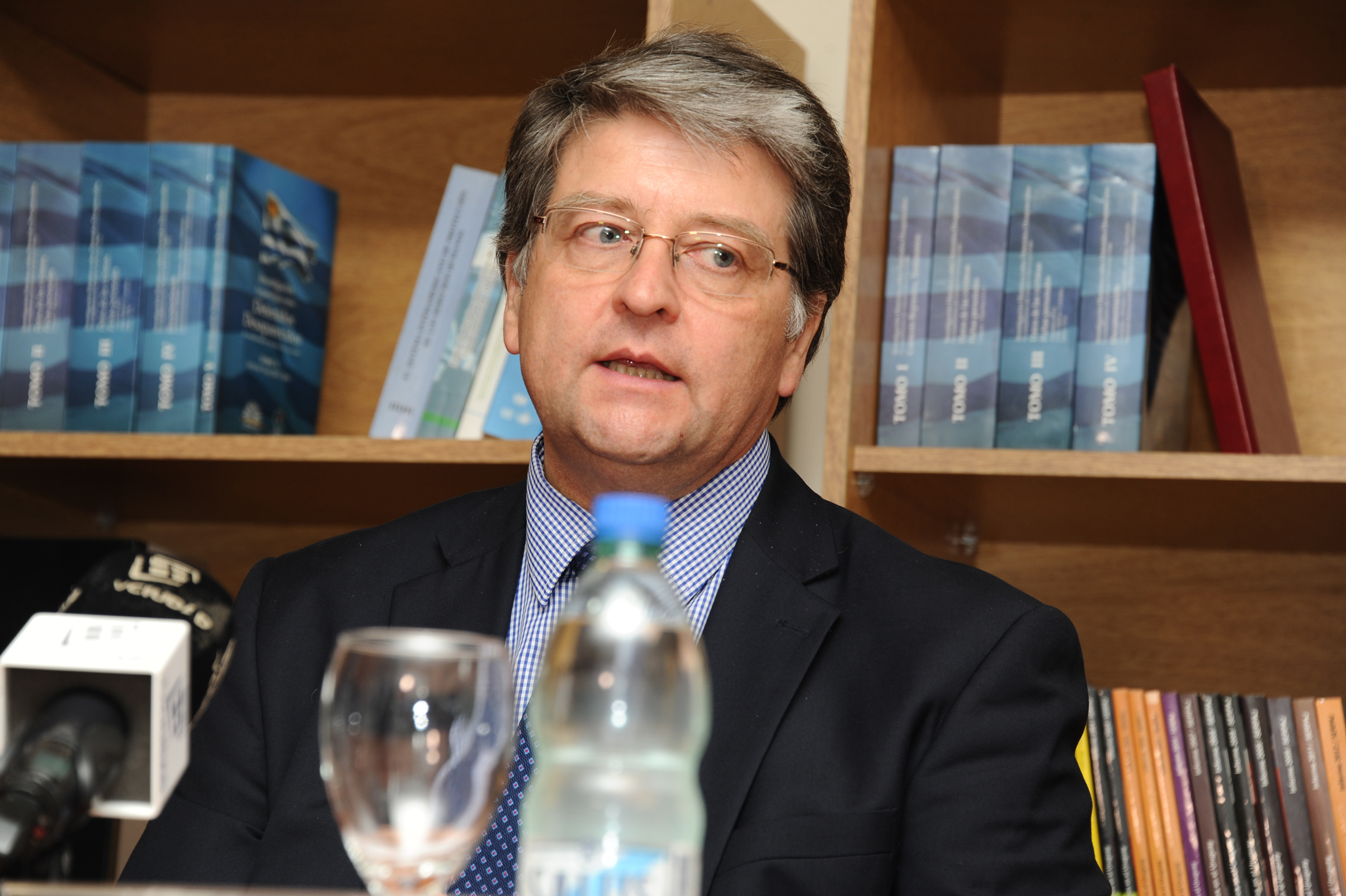 Felipe Michelini, haciendo uso de la palabra