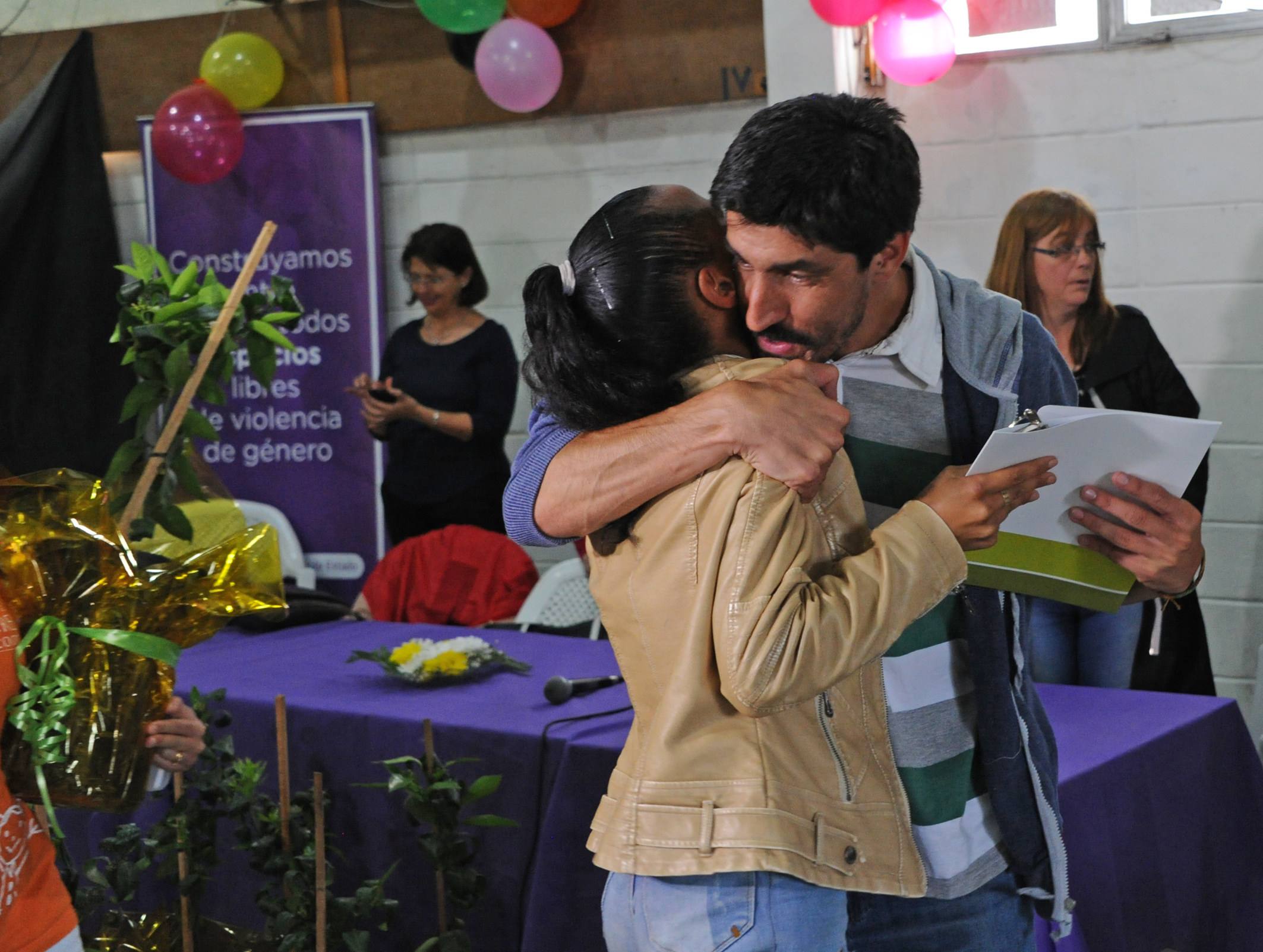 Entrega de viviendas del Plan Juntos en barrio Marconi, Montevideo