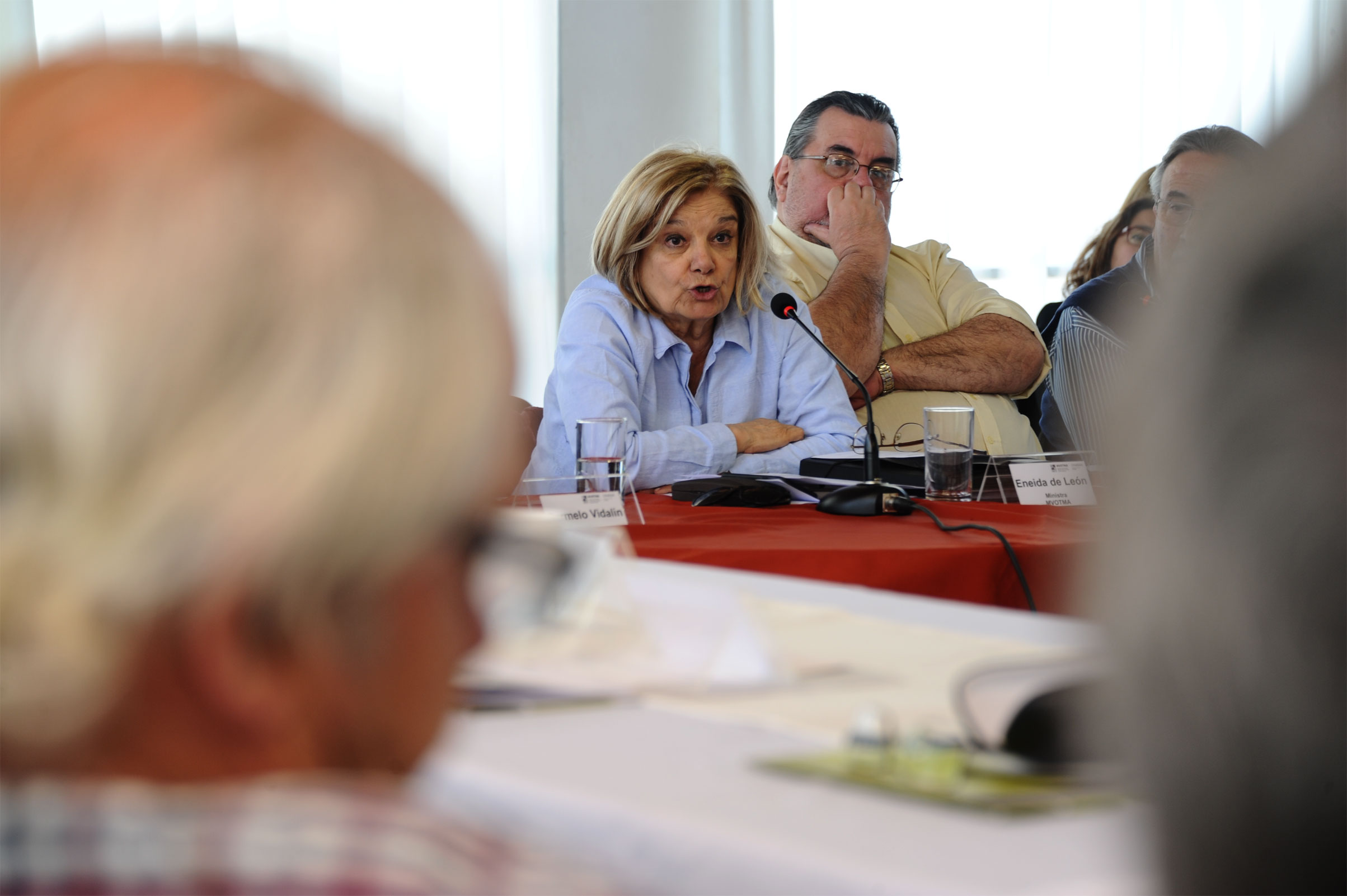 Eneida de León y autoridades del Ministerio de Vivienda en Paso de los Toros, Tacuarembó