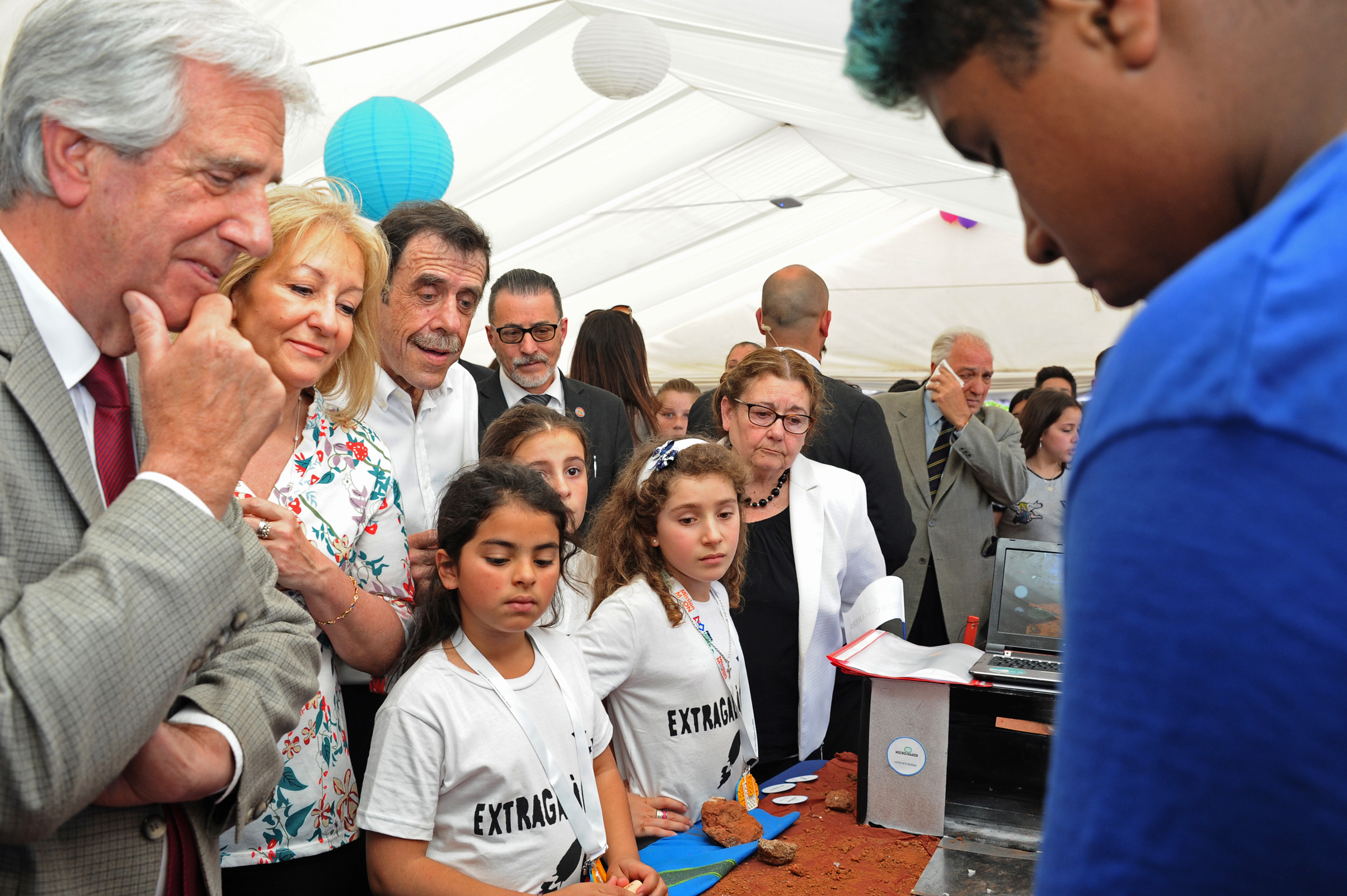 Presidente Tabaré Vázquez encabezó visita de autoridades a Olimpíada de Robótica
