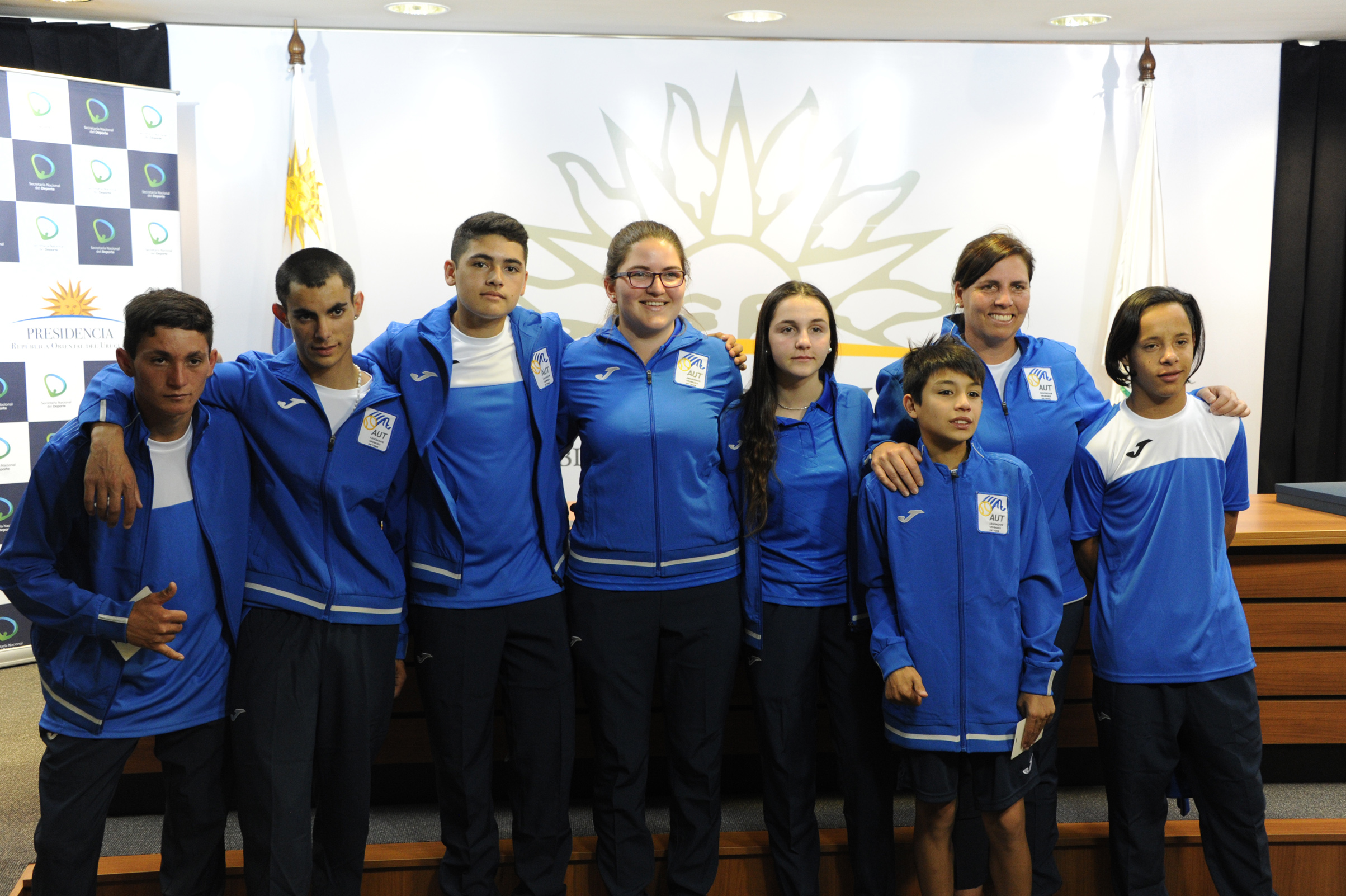 Deportistas y técnicos integrantes de la delegación que participará del Mundial de Tenis de Olimpíadas Especiales en Santo Domingo