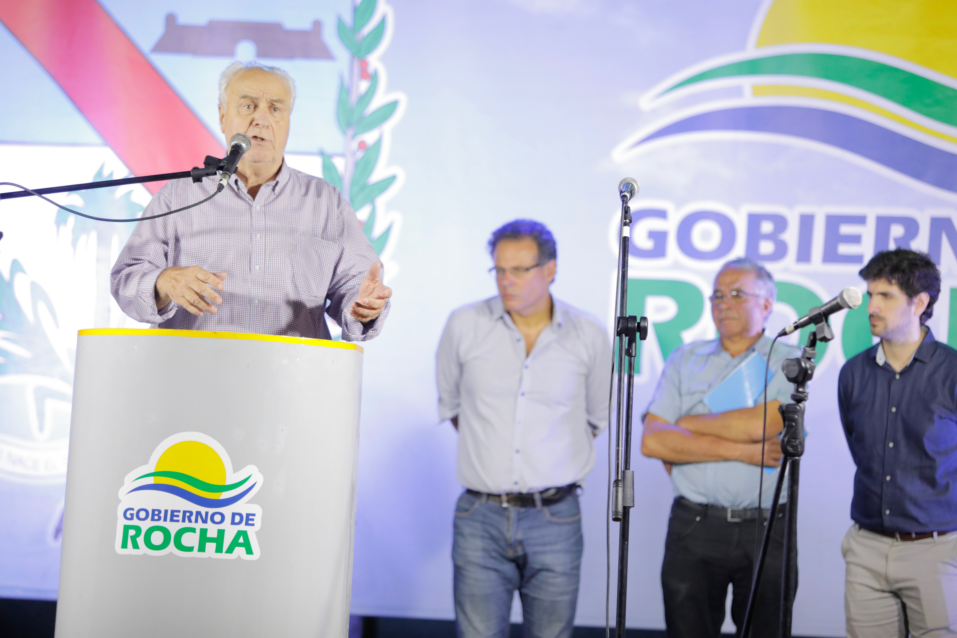 Ministro de Transporte, Víctor Rossi, en inauguración de recuperación de tramo común de rutas 13 y 15, en Velázquez