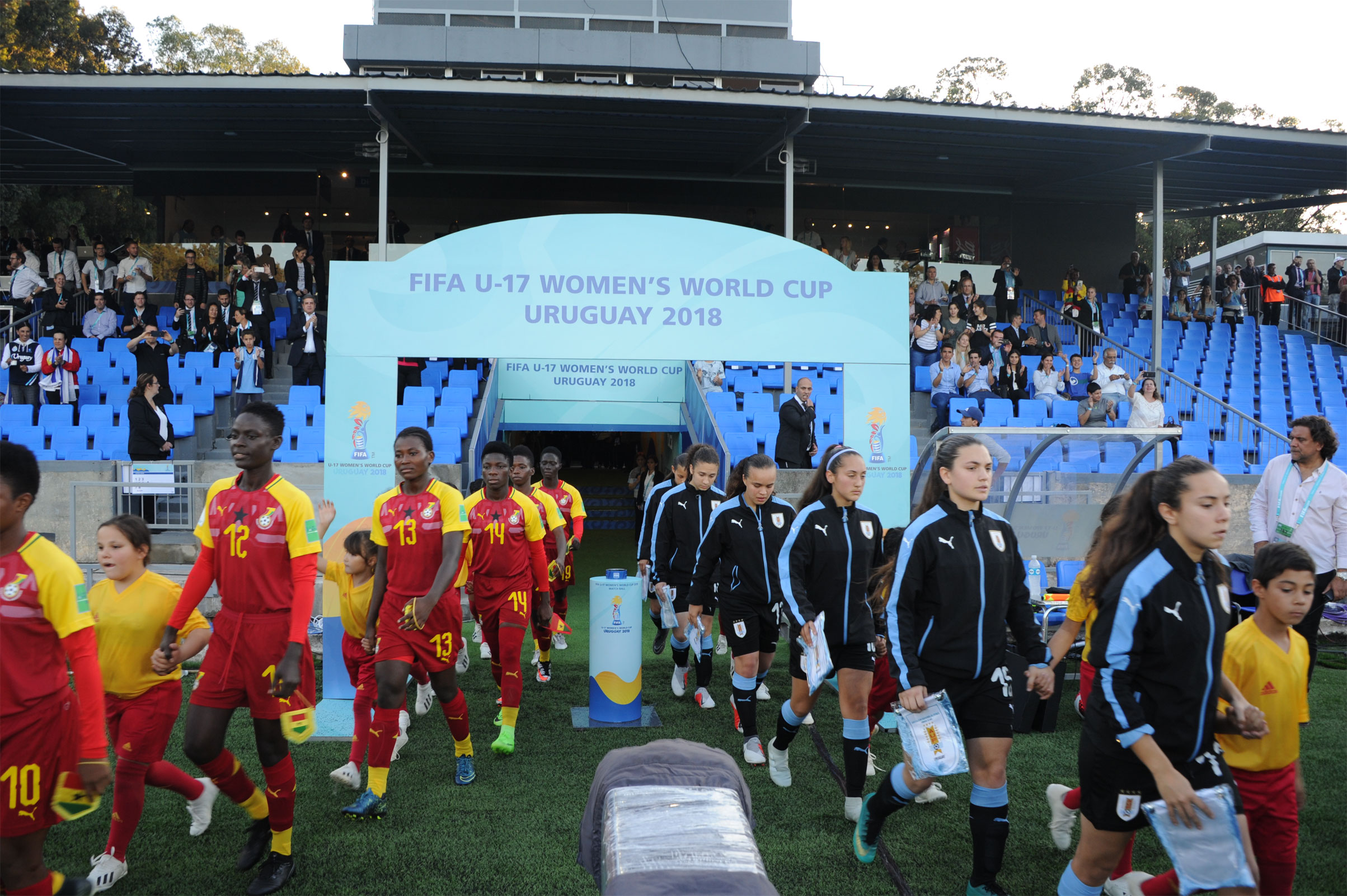 Apertura del Mundial de Fútbol Femenino sub-17 en el estadio Charrúa, Montevideo