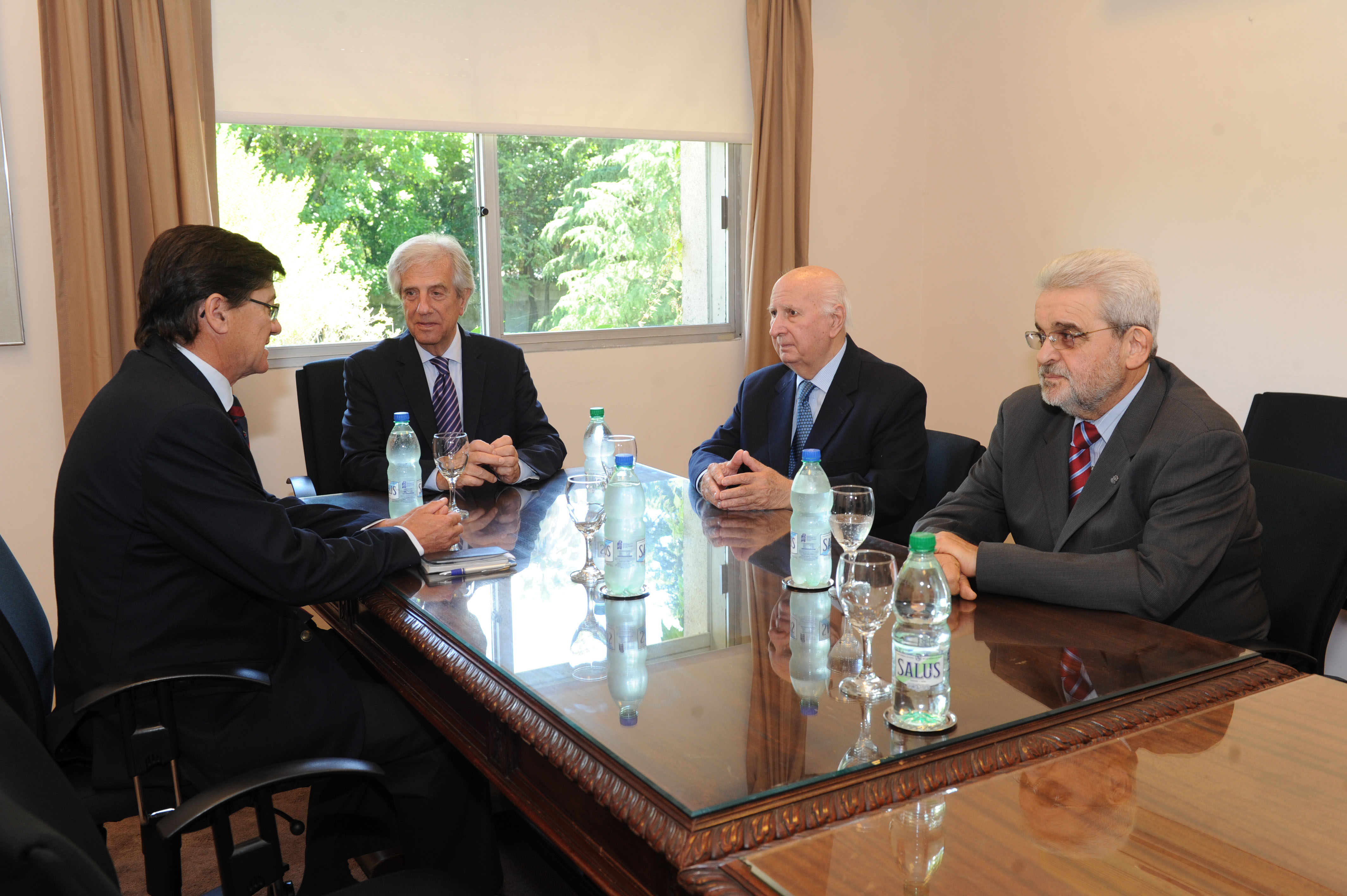 Presidente Vázquez, con representantes de la Confederación de Cámaras Empresariales