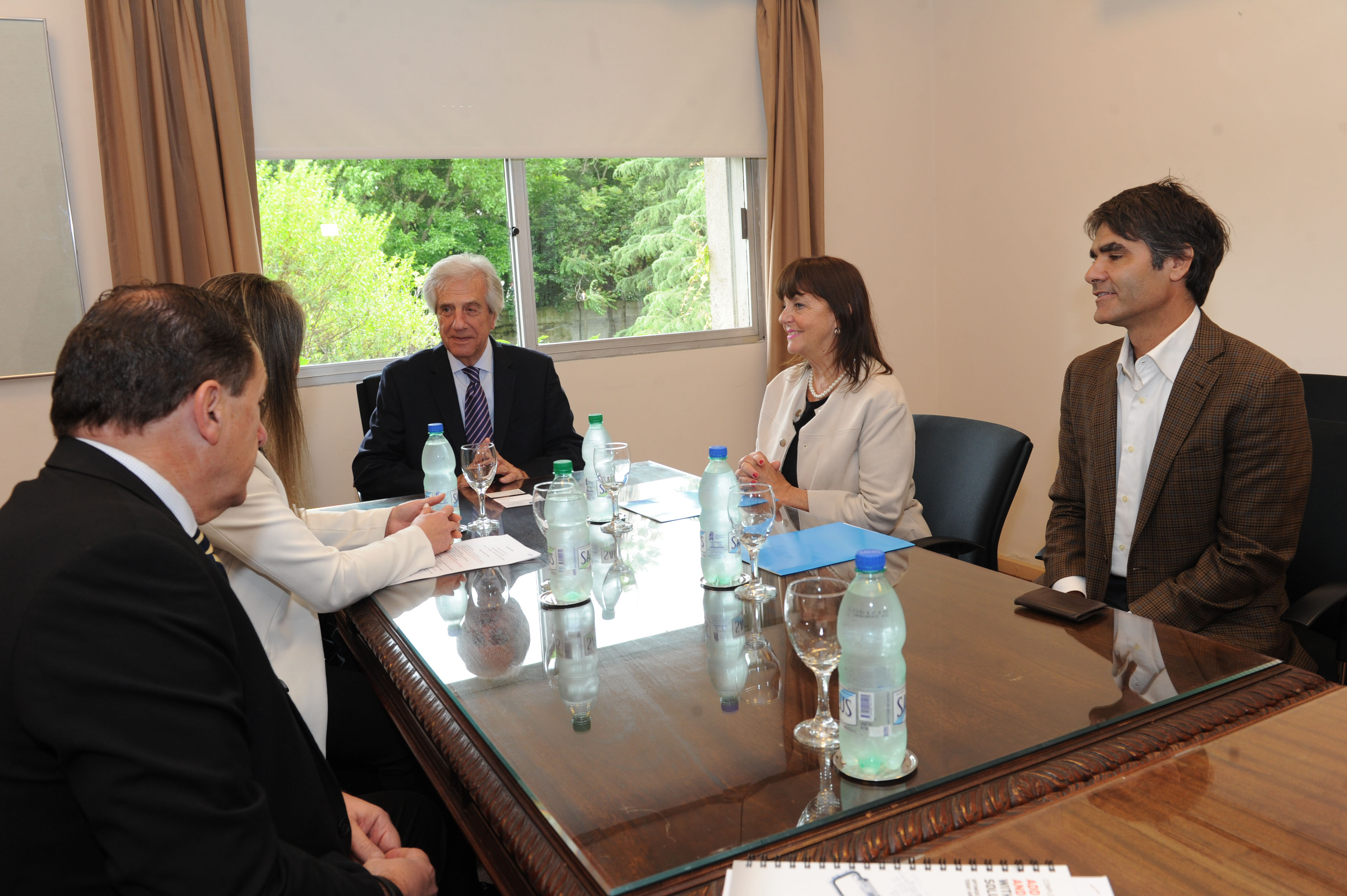 Vázquez se reunió con autoridades de la Unión de Exportadores del Uruguay