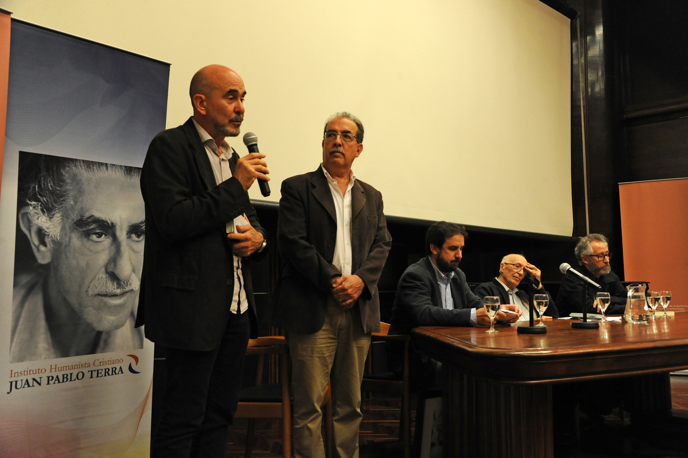 Lanzamiento del libro titulado “Vivienda: familia, comunidad, territorio”, sobre la obra de Juan Pablo Terra