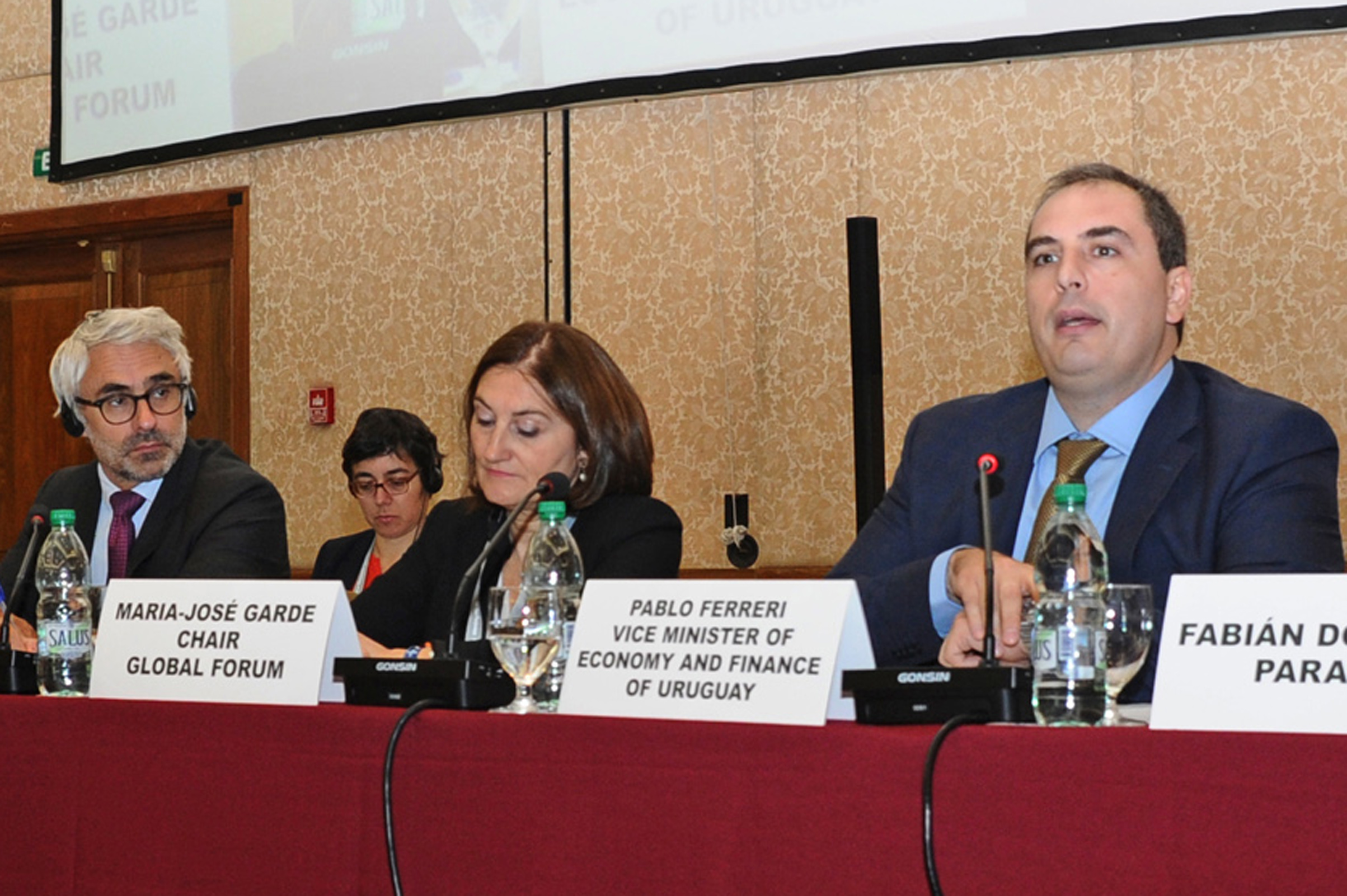 Subsecretario de Economía, Pablo Ferreri, haciendo uso de la palabra en Foro Global de Punta del Este