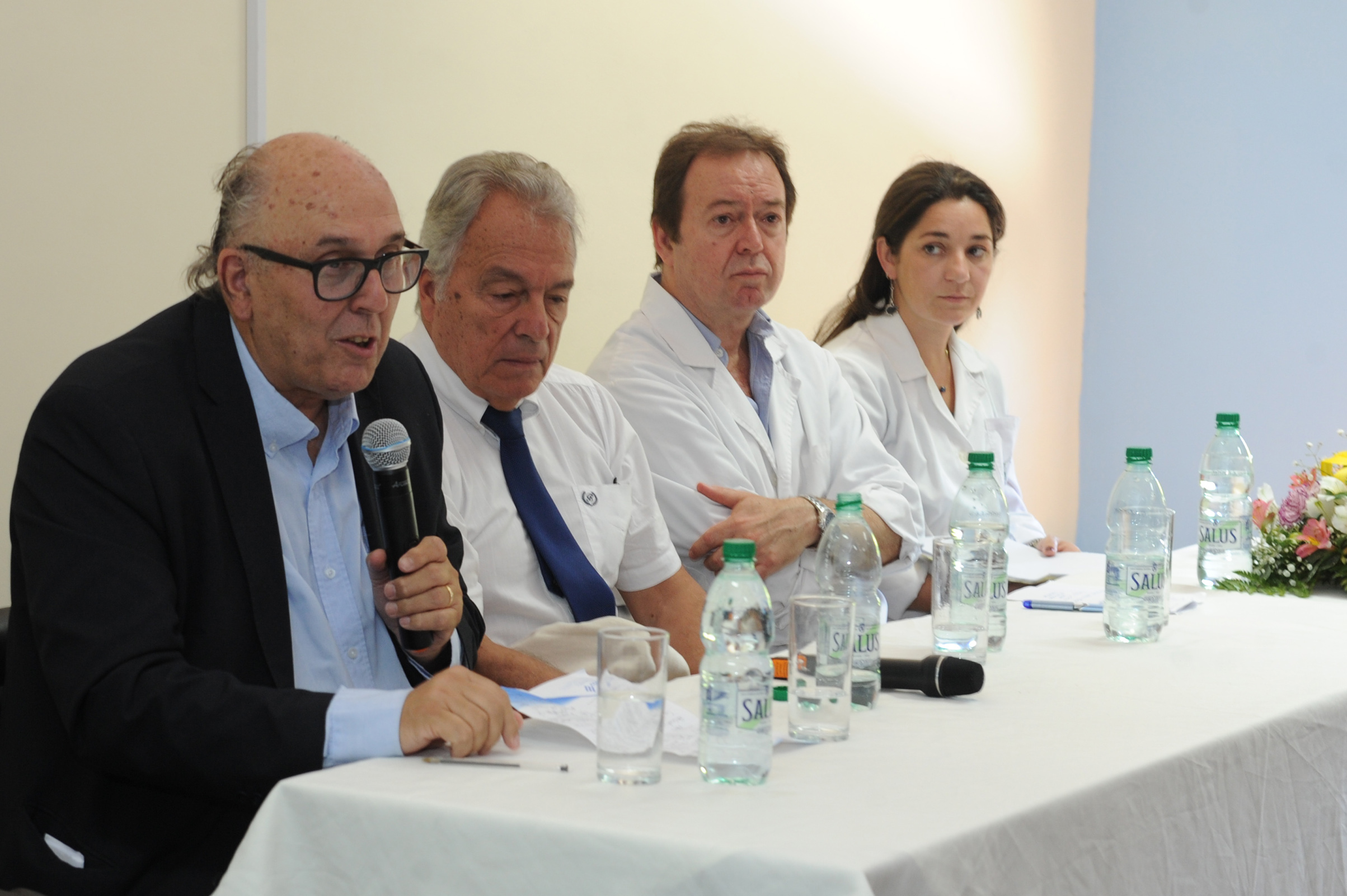 Marcos Carámbula, haciendo uso de la palabra, en 90.º aniversario del hospital Saint Bois
