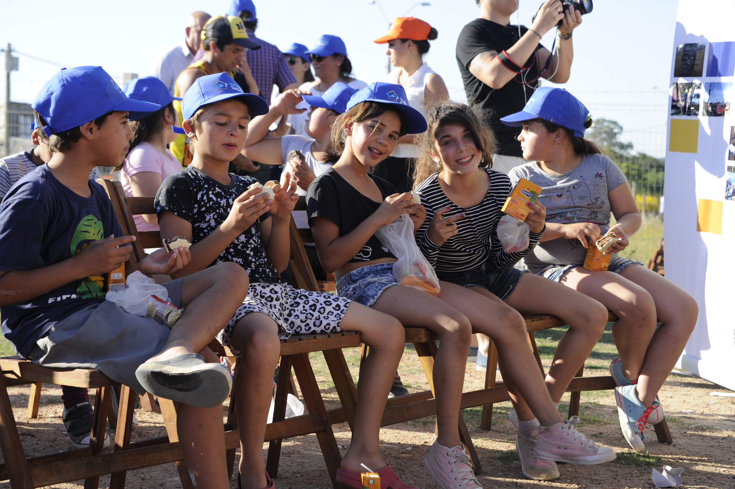 Niños vecinos de los barrios Nueva Esperanza y Eucaliptus, en Maldonado