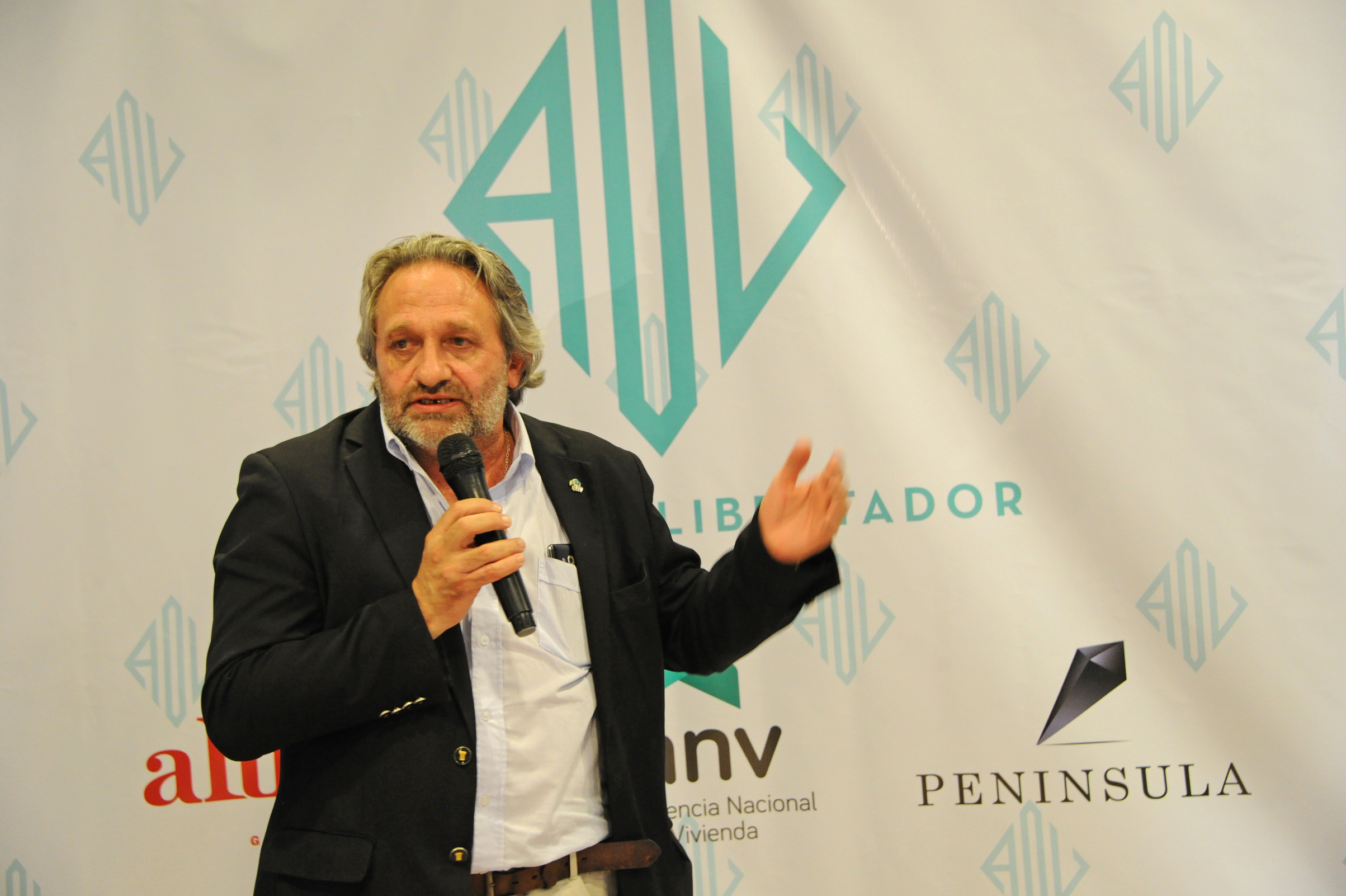 Francisco Beltrame, haciendo uso de la palabra