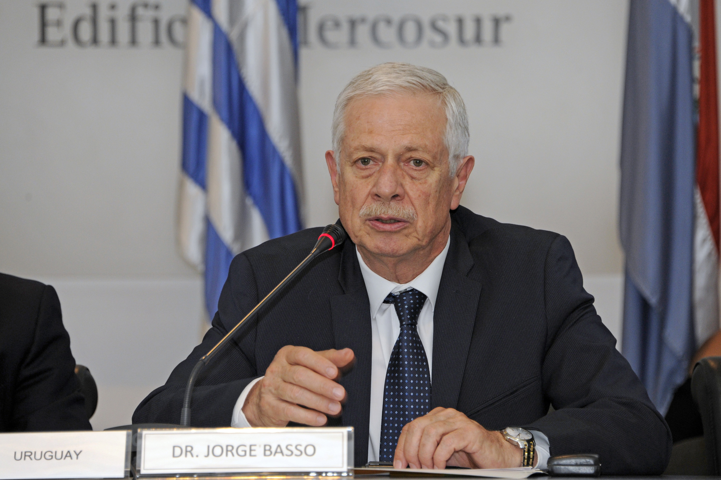 Ministro de Salud Pública, Jorge Basso, haciendo uso de la palabra en XLIII Reunión Ordinaria de Ministros de Salud del Mercosur y Estados Asociados