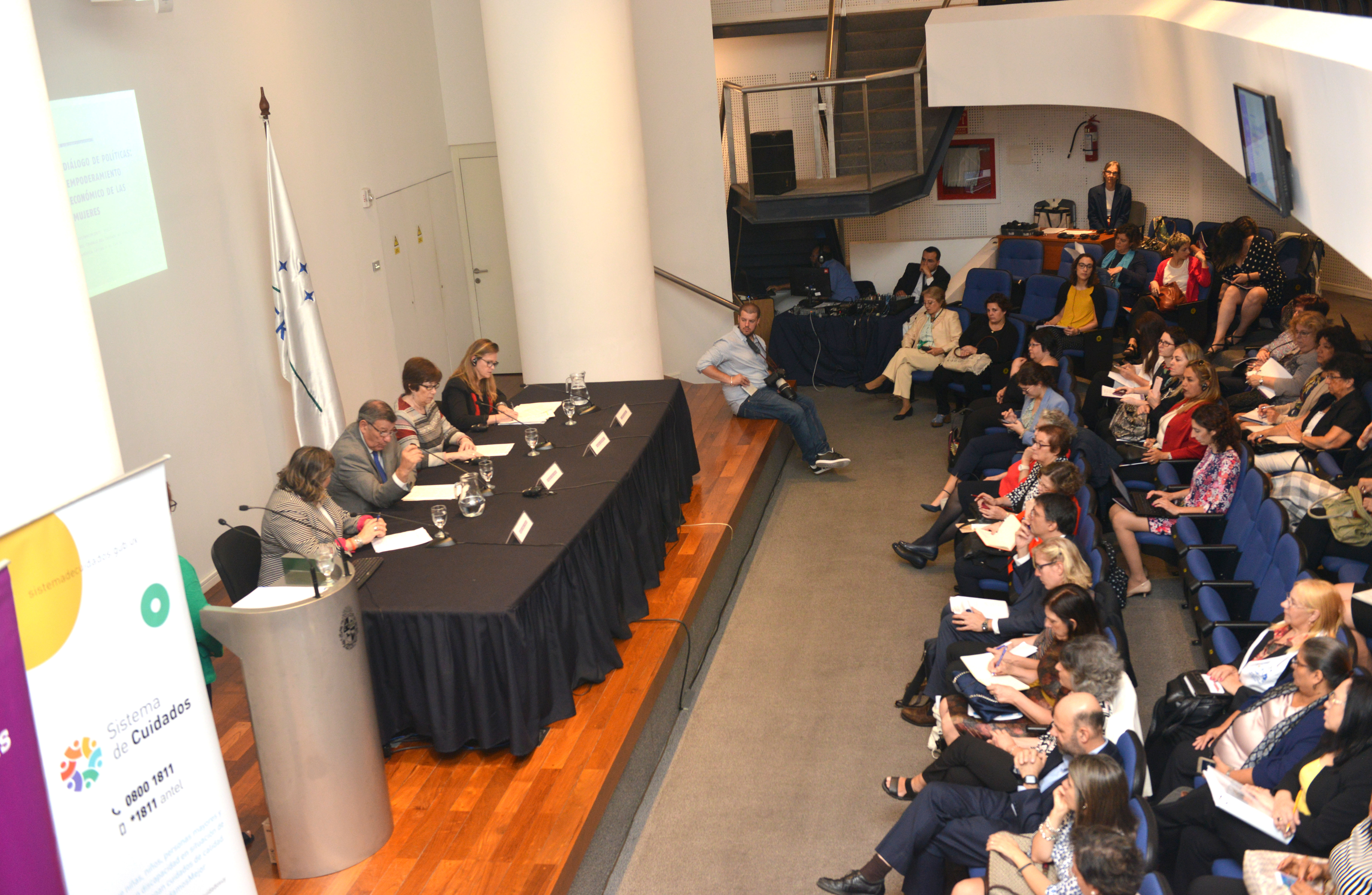Rodolfo Nin Novoa y Marina Arismendi encabezan la mesa sobre políticas de igualdad de género