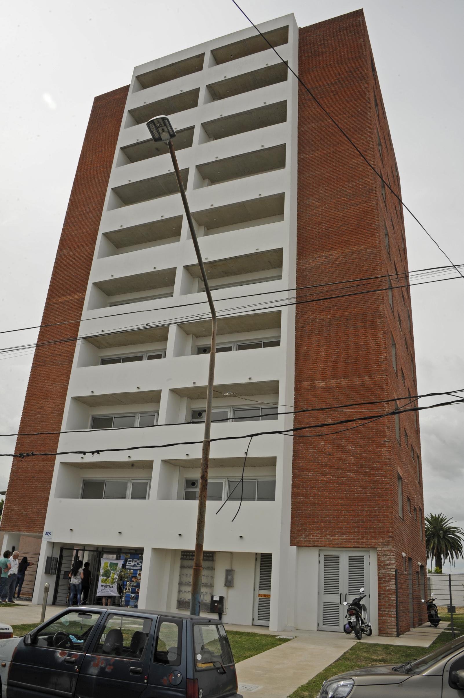 Edificio inaugurado por el Ministerio de Vivienda y el Banco de Previsión Social con 36 viviendas para jubilados y pensionistas