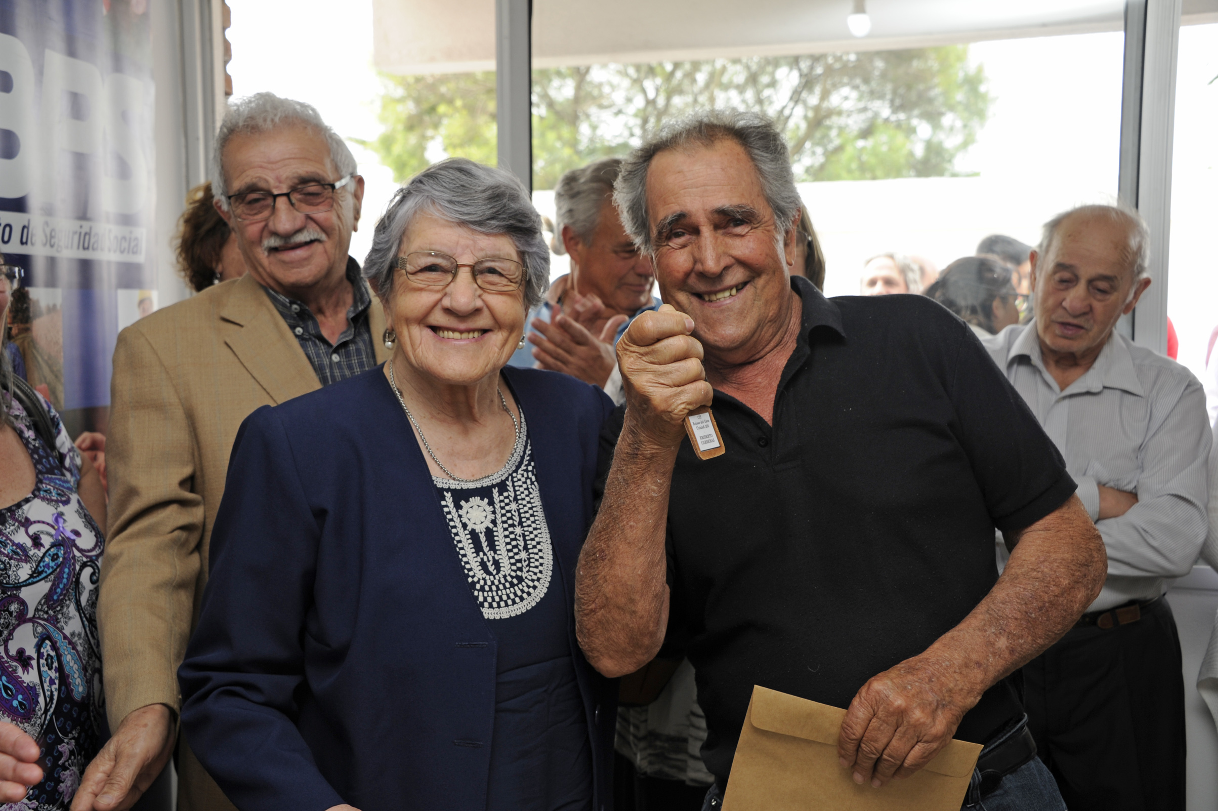 Entrega de viviendas de edificio inaugurado por el Ministerio de Vivienda y el Banco de Previsión Social con 36 viviendas para jubilados