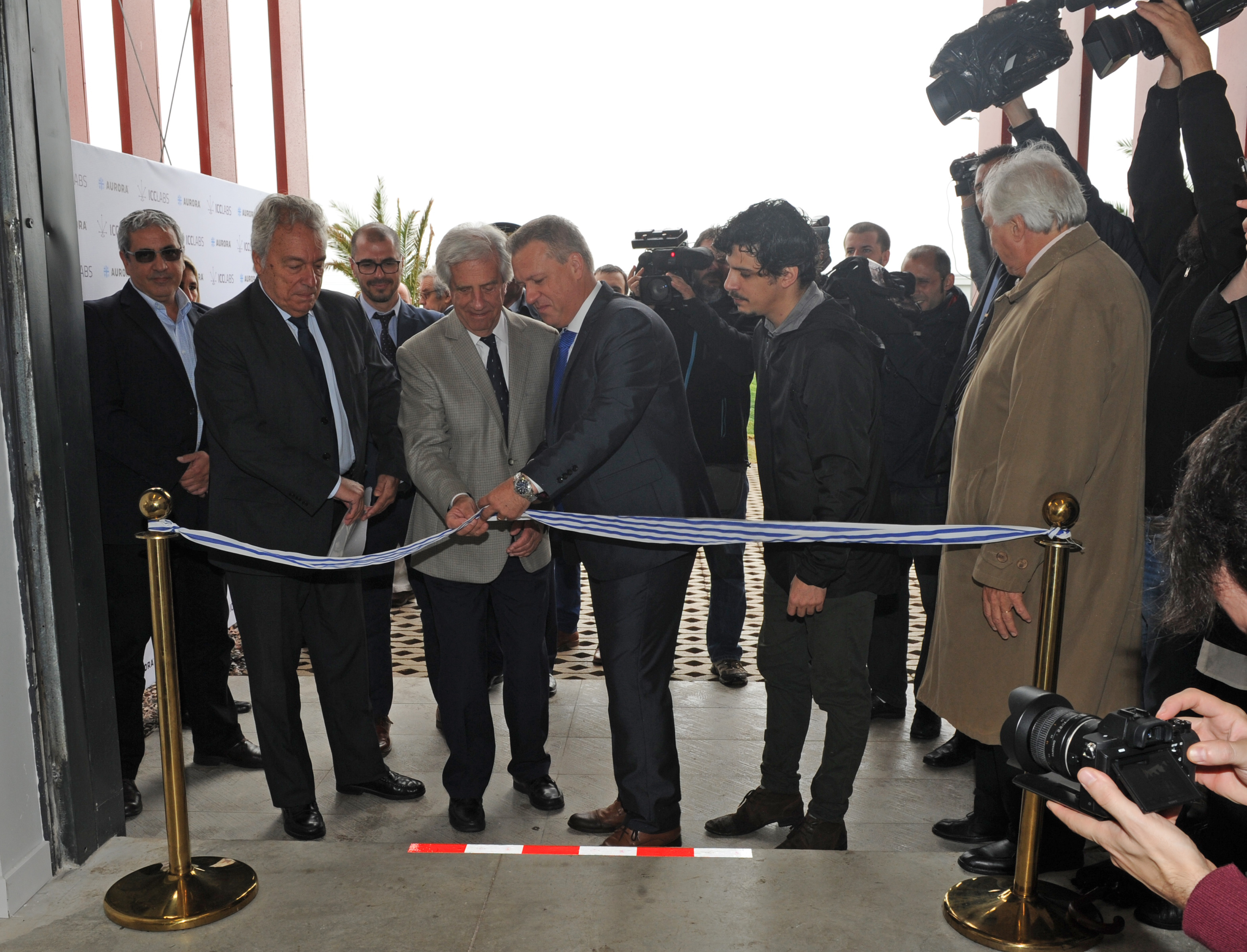Corte de cinta inaugural