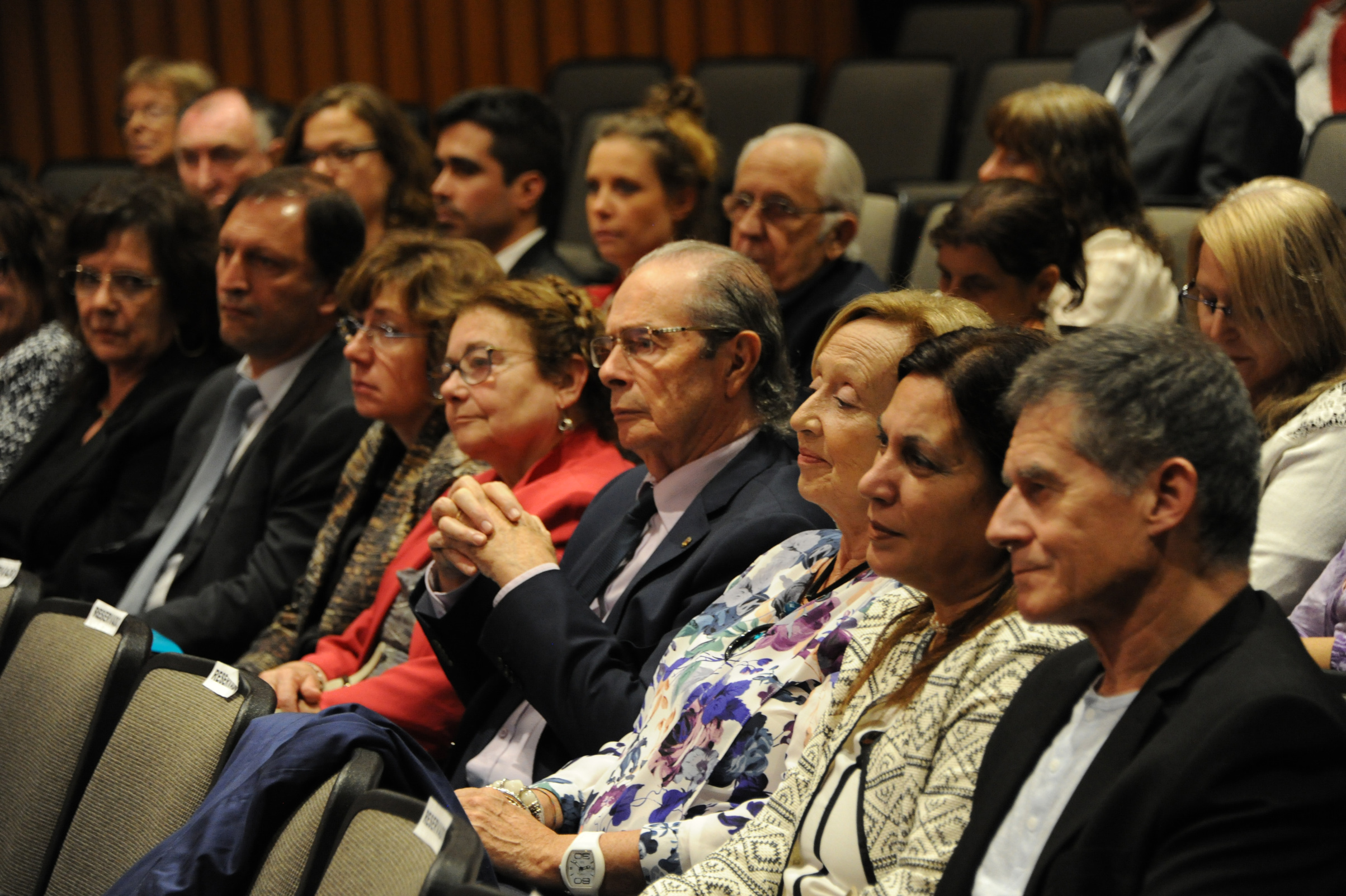 Autoridades en reapertura de un renovado Auditorio Carlos Vaz Ferreira