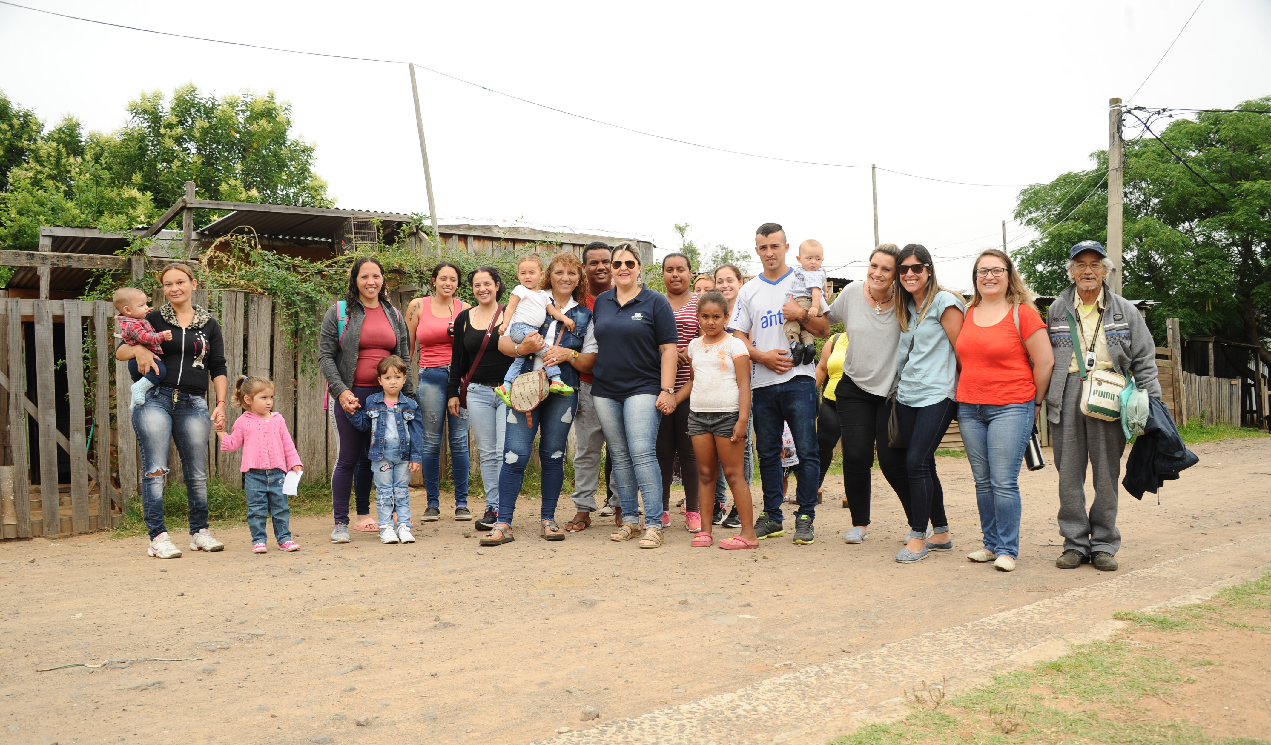 Firmar de acuerdo con la intendencia departamental para concretar la relocalización de familias con alto nivel de vulnerabilidad social