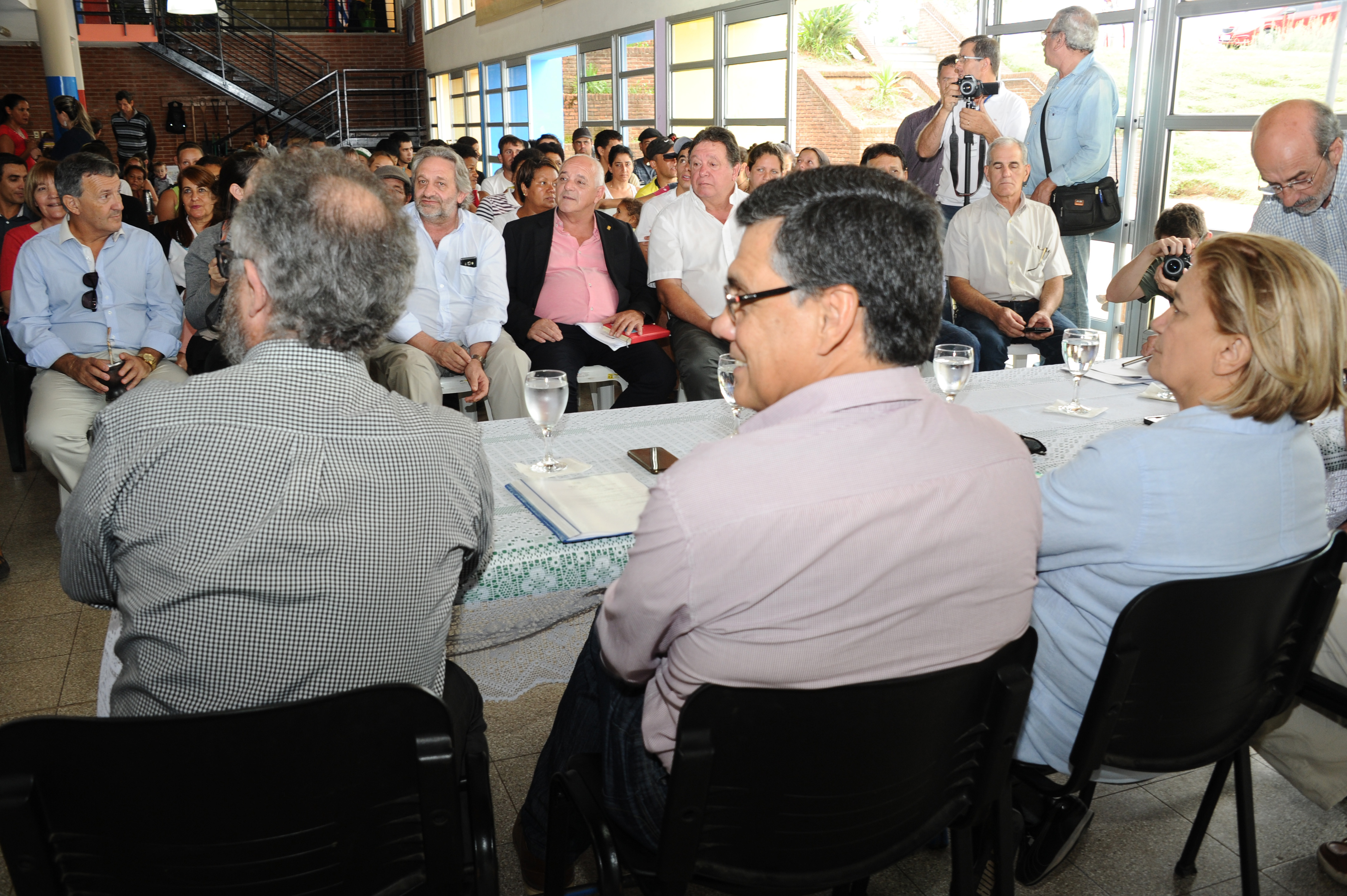 Firmar de acuerdo con la intendencia departamental para concretar la relocalización de familias con alto nivel de vulnerabilidad social