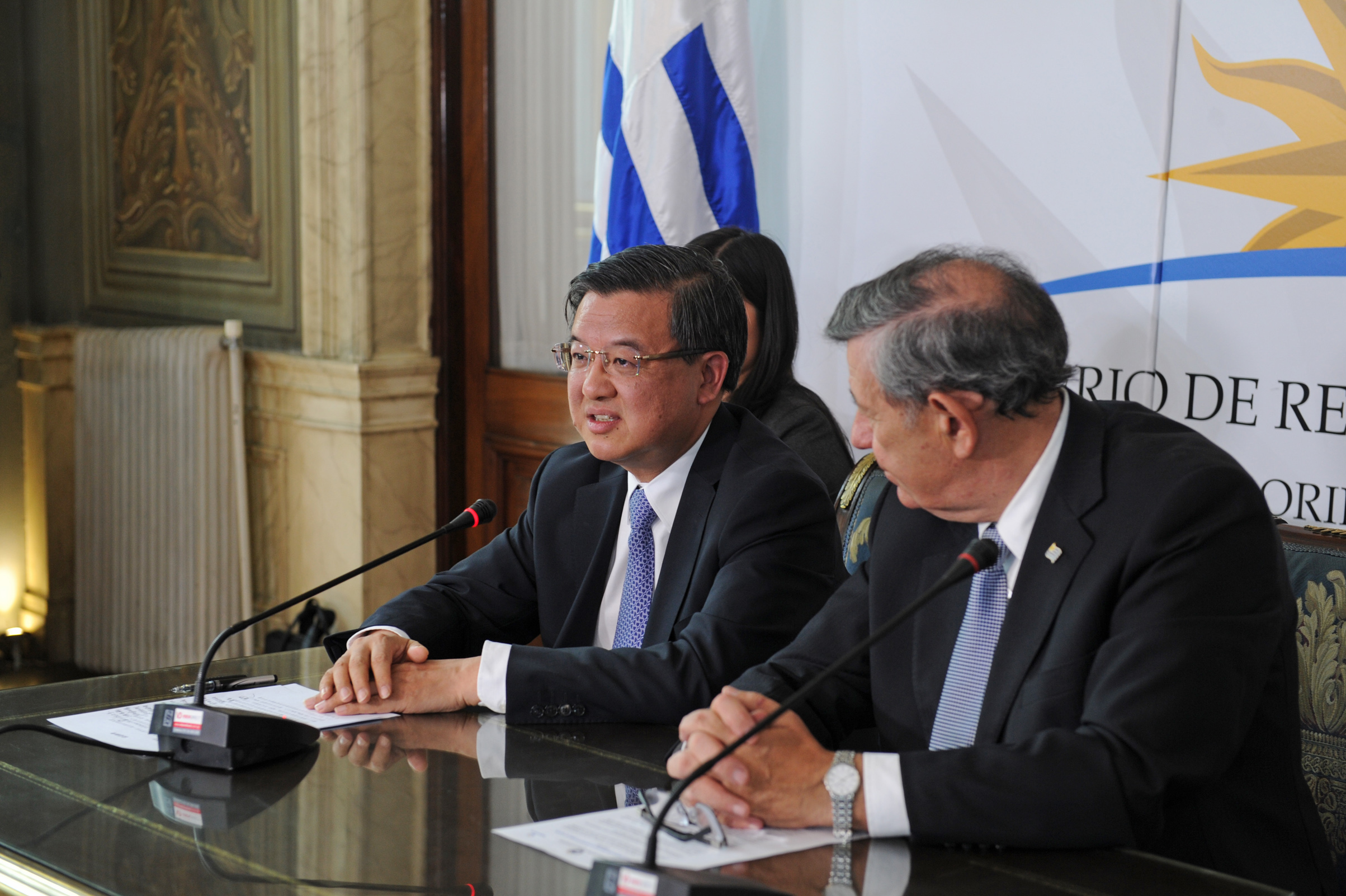 Ni Yuefeng y Rodolfo Nin Novoa