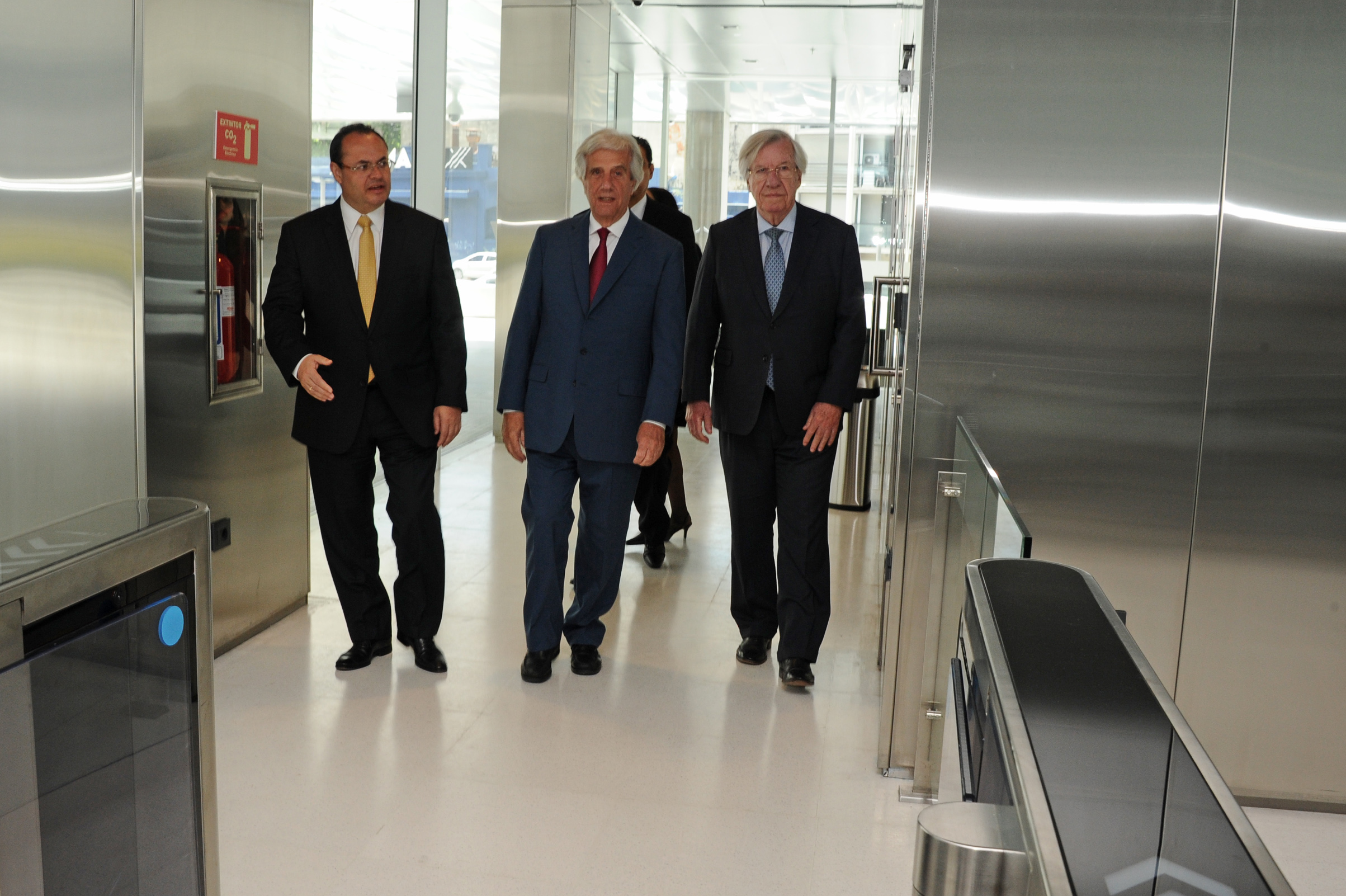 Banco de Desarrollo de América Latina - CAF inauguró su sede en Uruguay