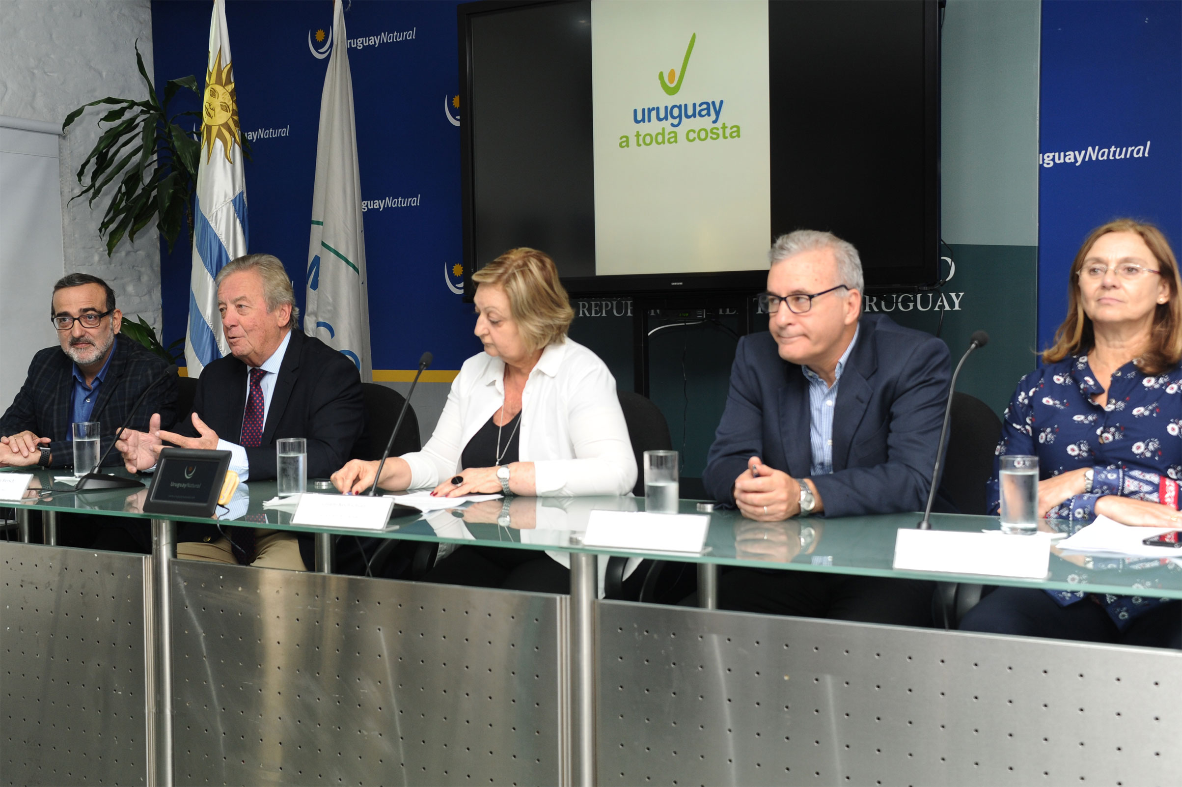 Ministra Liliam Kechichian encabezó presentación de programa Uruguay a Toda Costa