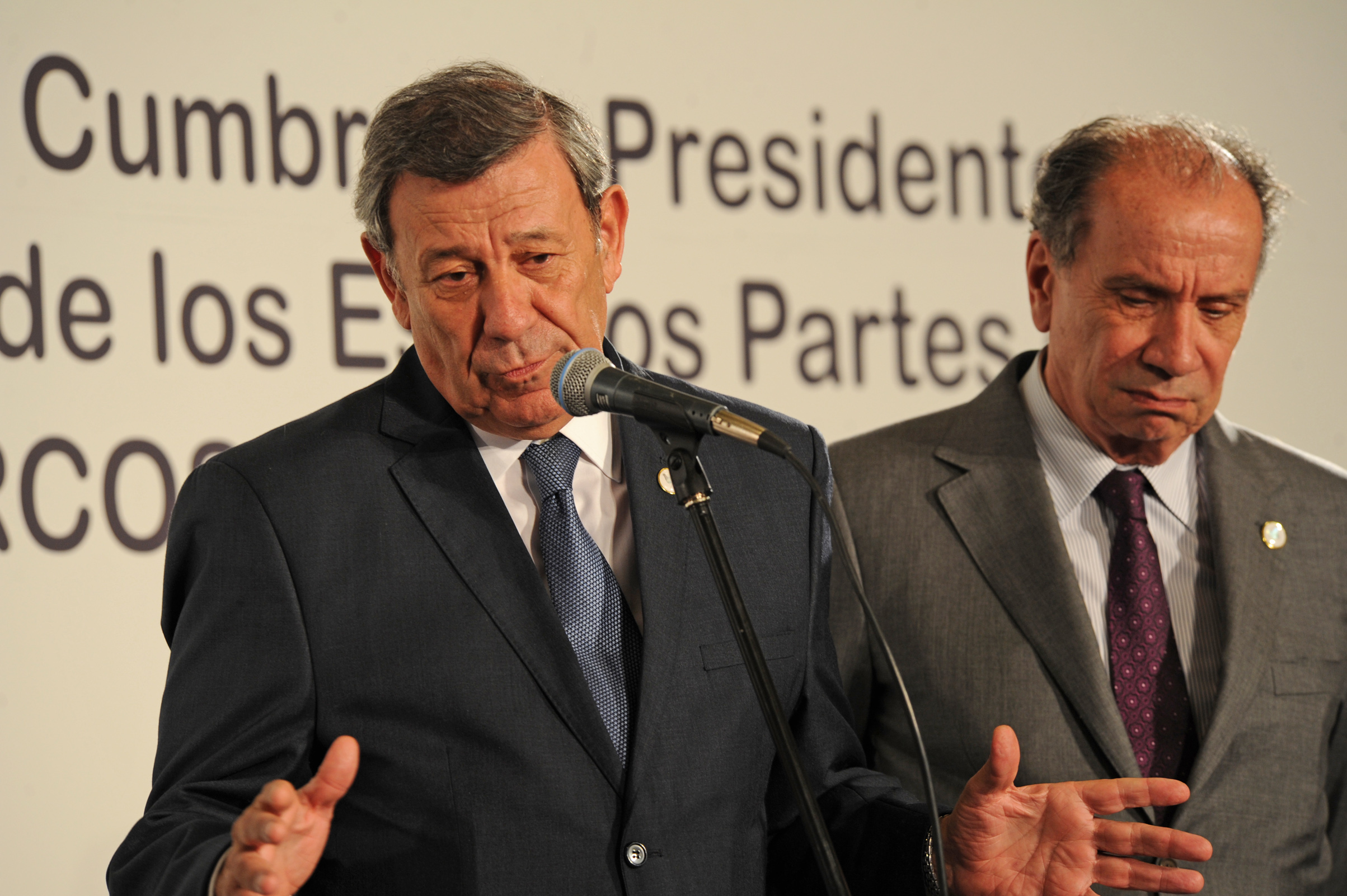 Canciller Rodolfo Nin Novoa, haciendo uso de la palabra