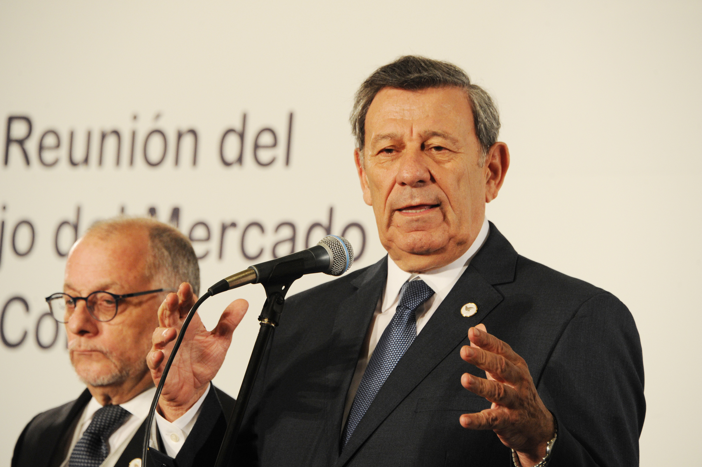 Canciller Rodolfo Nin Novoa, haciendo uso de la palabra