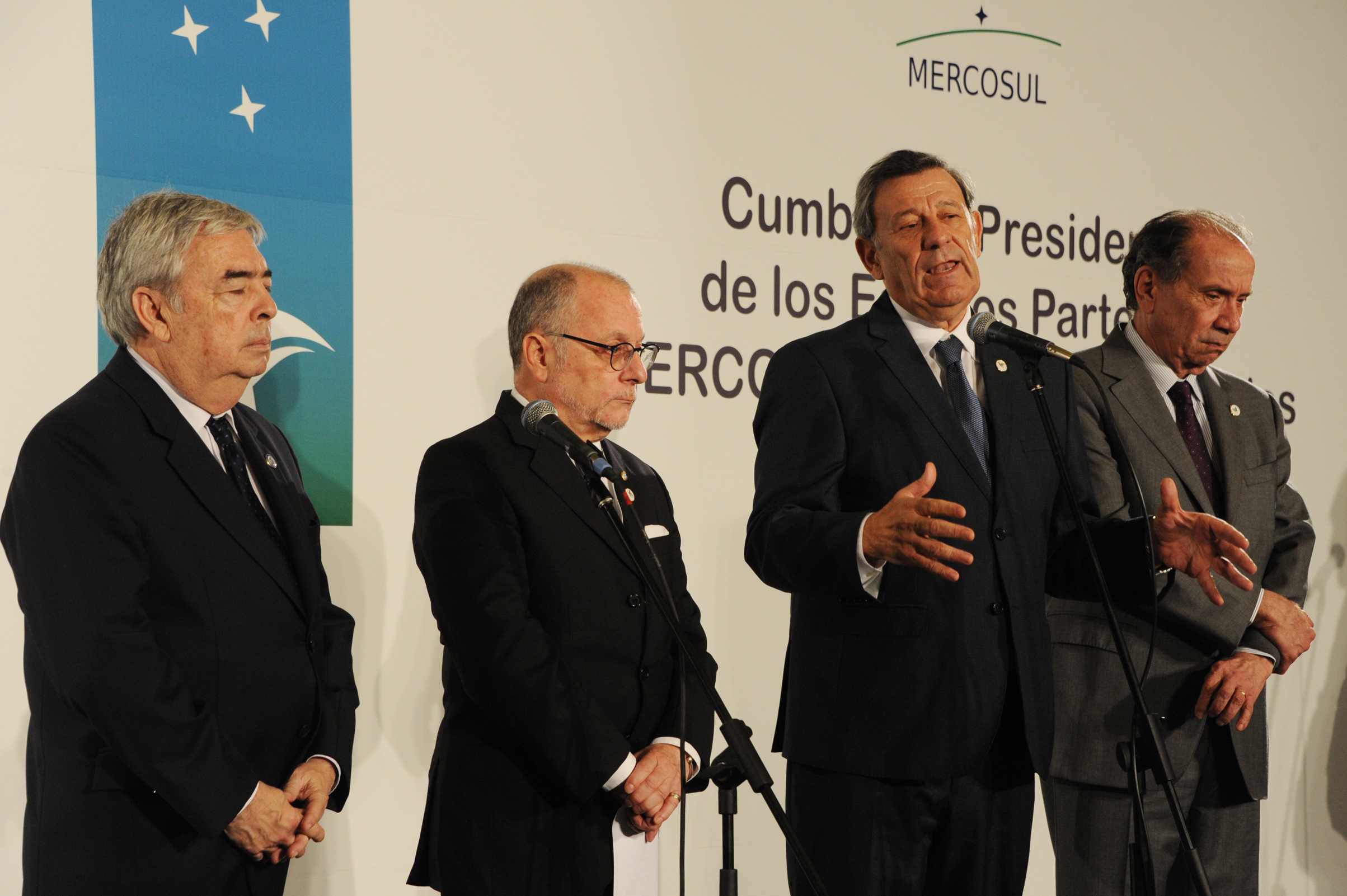 Canciller Rodolfo Nin Novoa, haciendo uso de la palabra